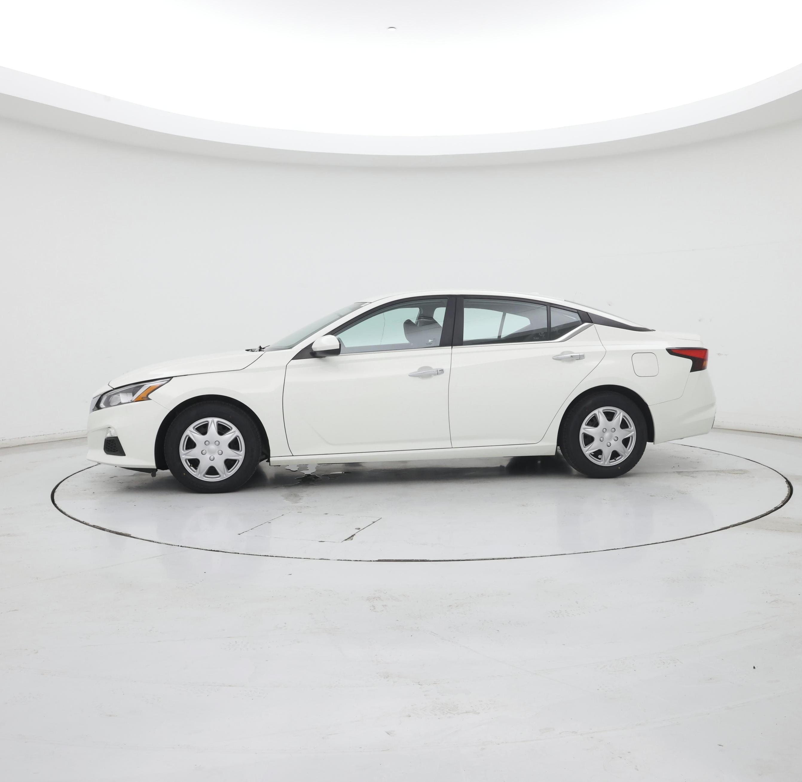 Thumbnail: 2020 Nissan Altima - 3