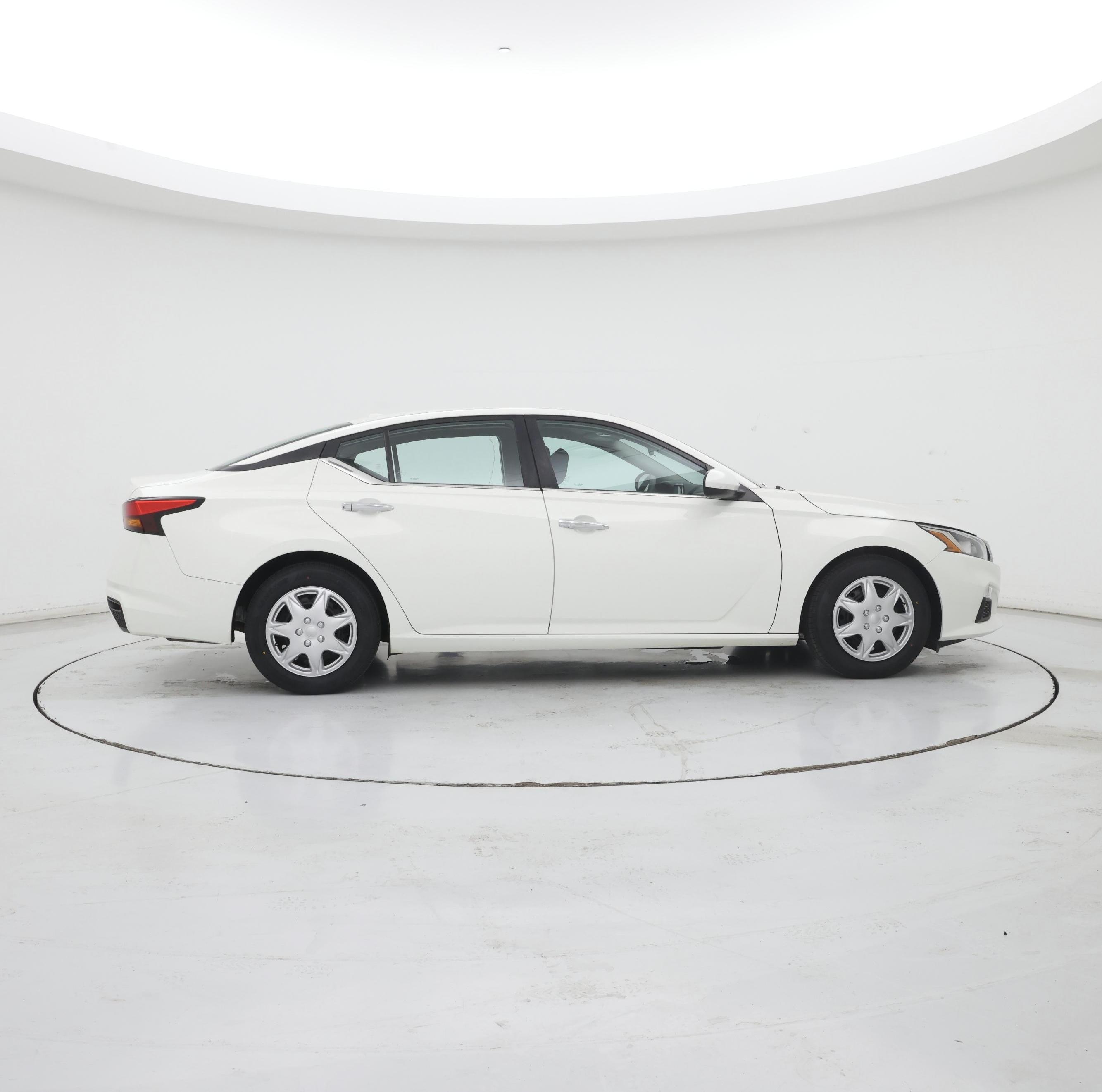 Thumbnail: 2020 Nissan Altima - 7