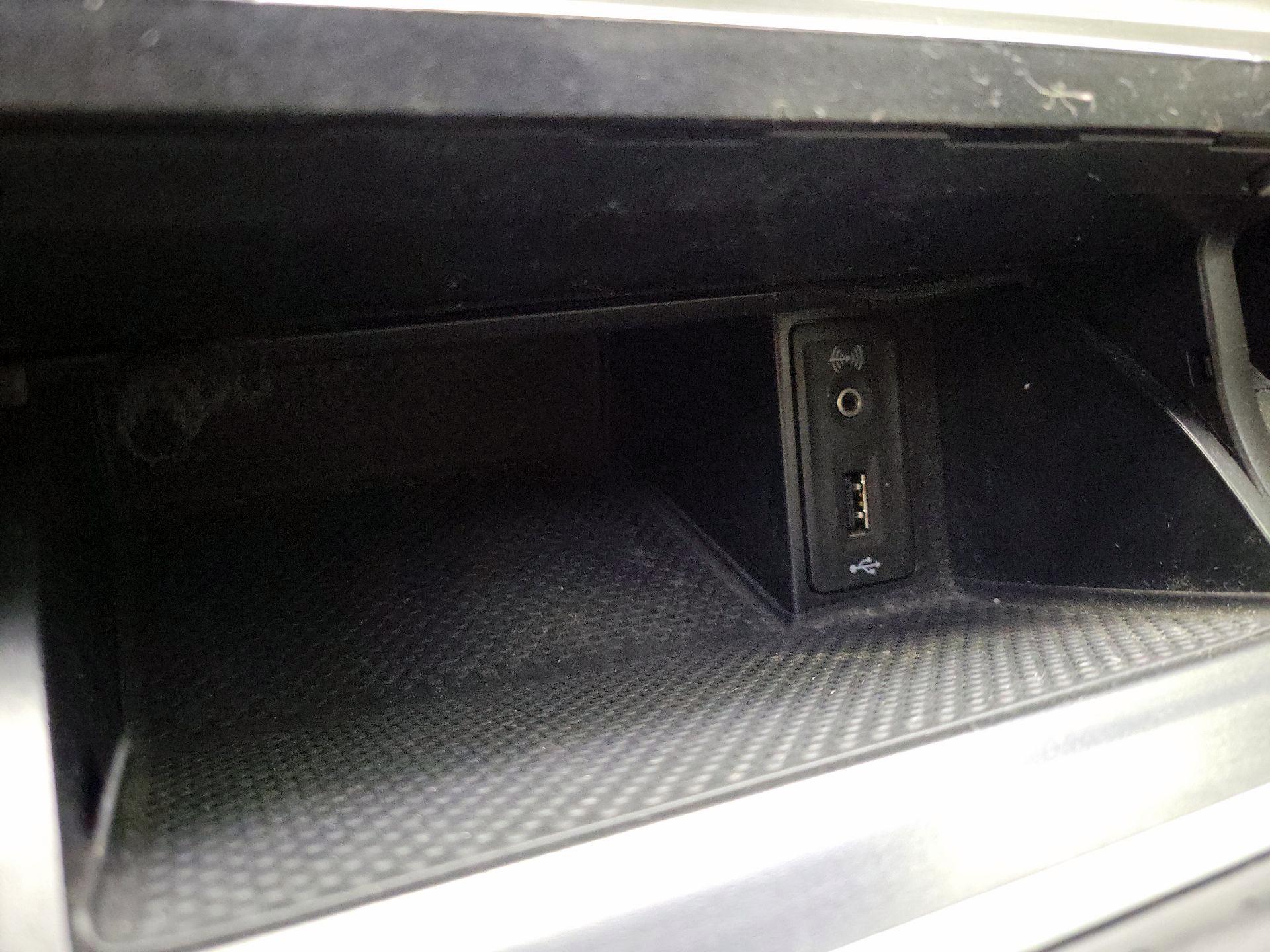 Thumbnail: 2016 Volkswagen Golf - 18