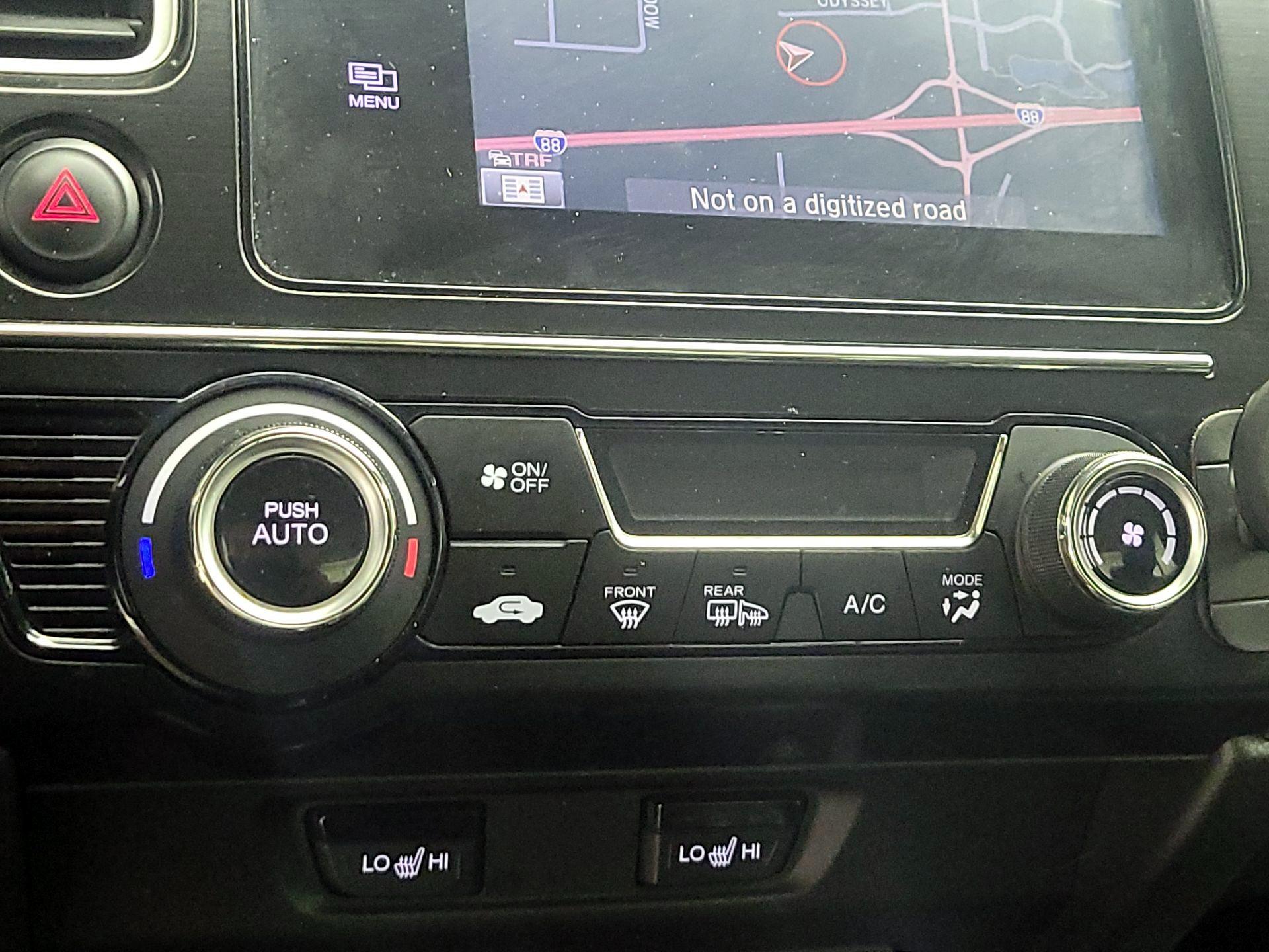 Thumbnail: 2015 Honda Civic - 16