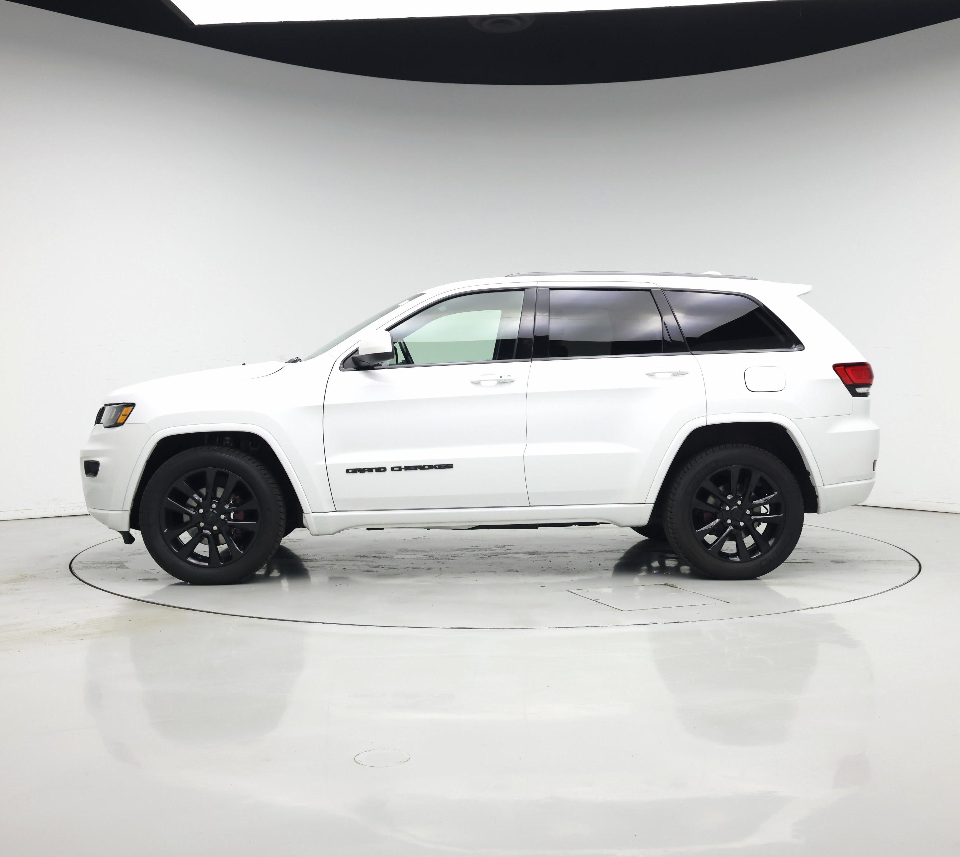 Thumbnail: 2018 Jeep Grand Cherokee - 3