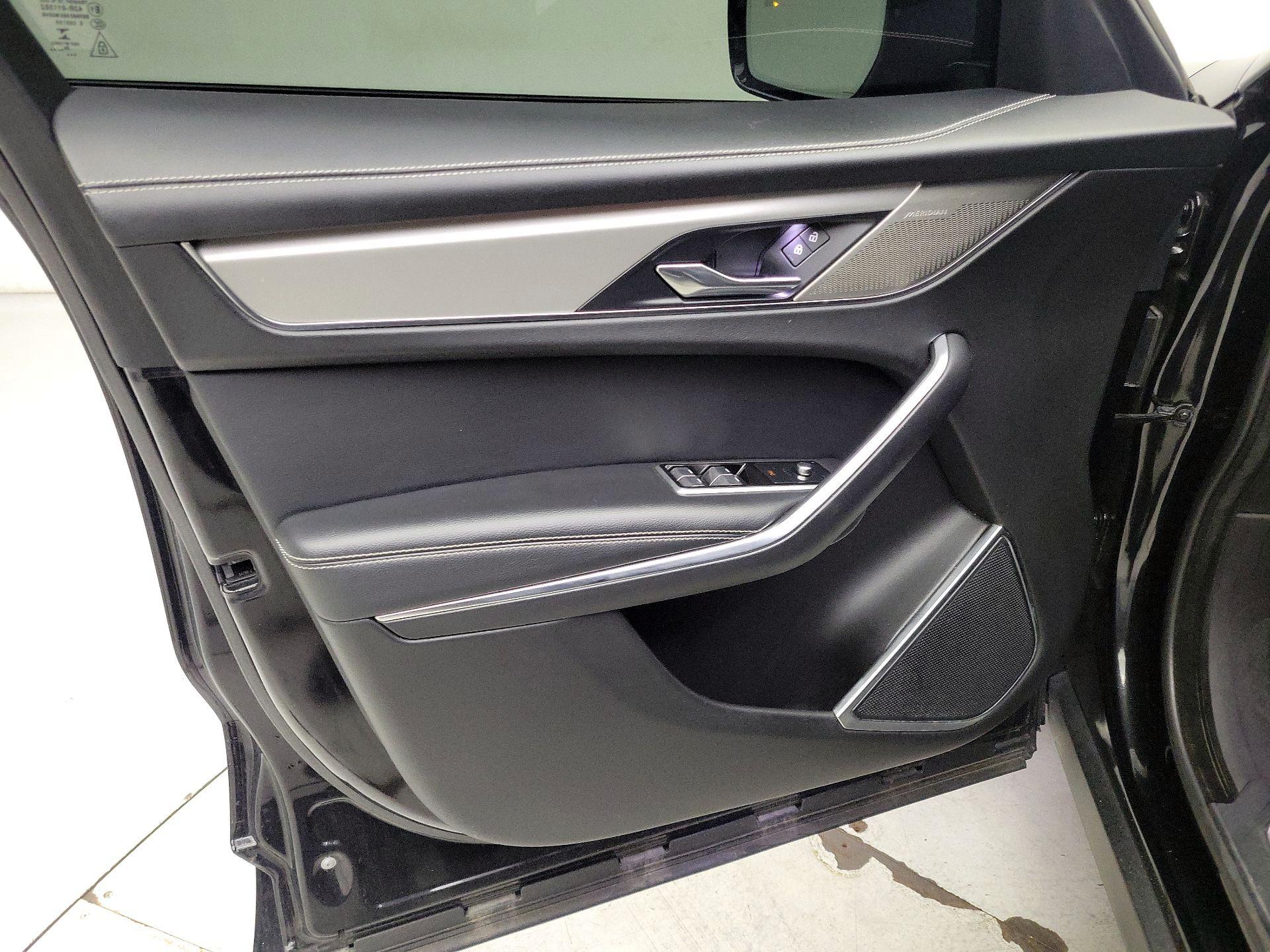 Thumbnail: 2021 Jaguar F-Pace - 12