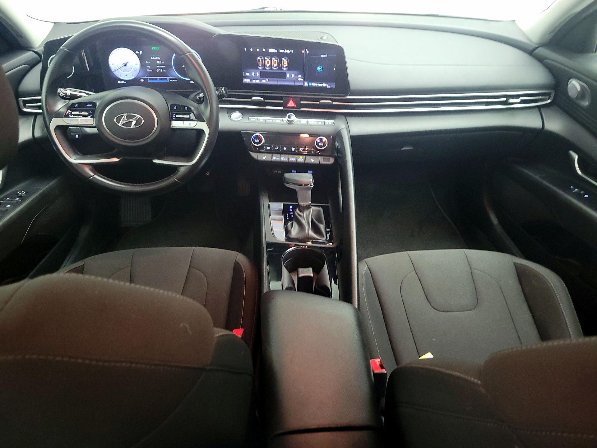Thumbnail: 2023 Hyundai Elantra - 9