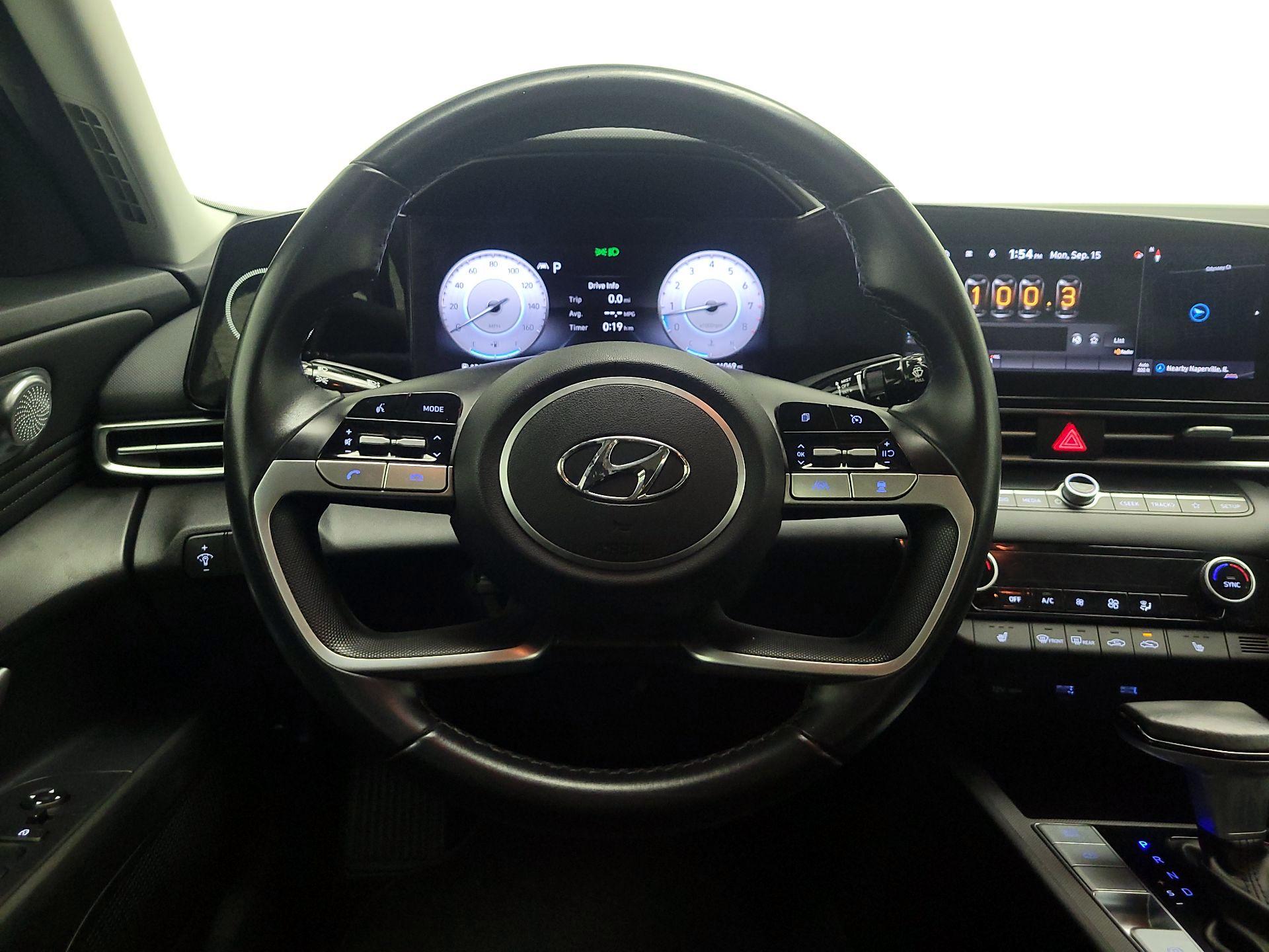 Thumbnail: 2023 Hyundai Elantra - 10