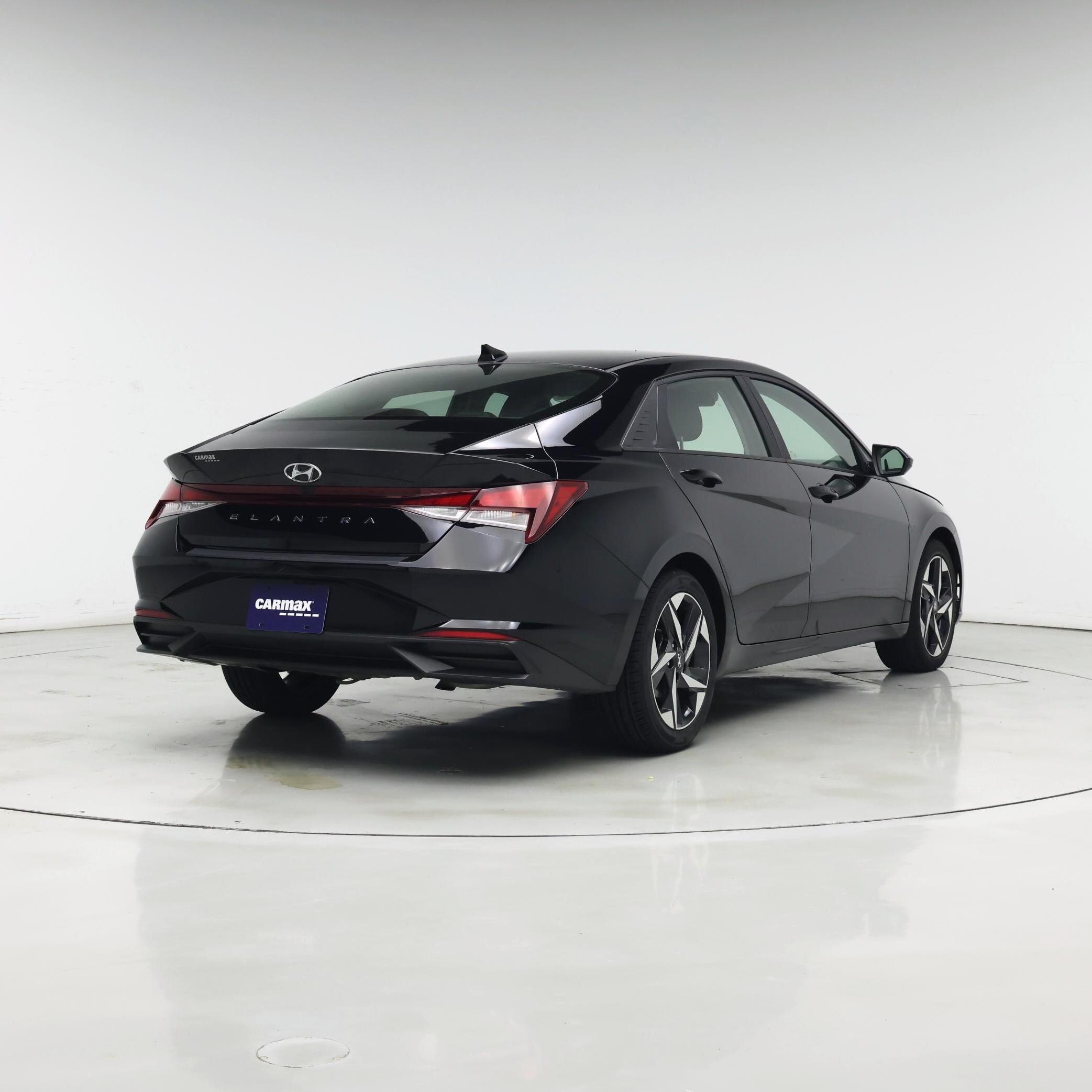 Thumbnail: 2023 Hyundai Elantra - 8