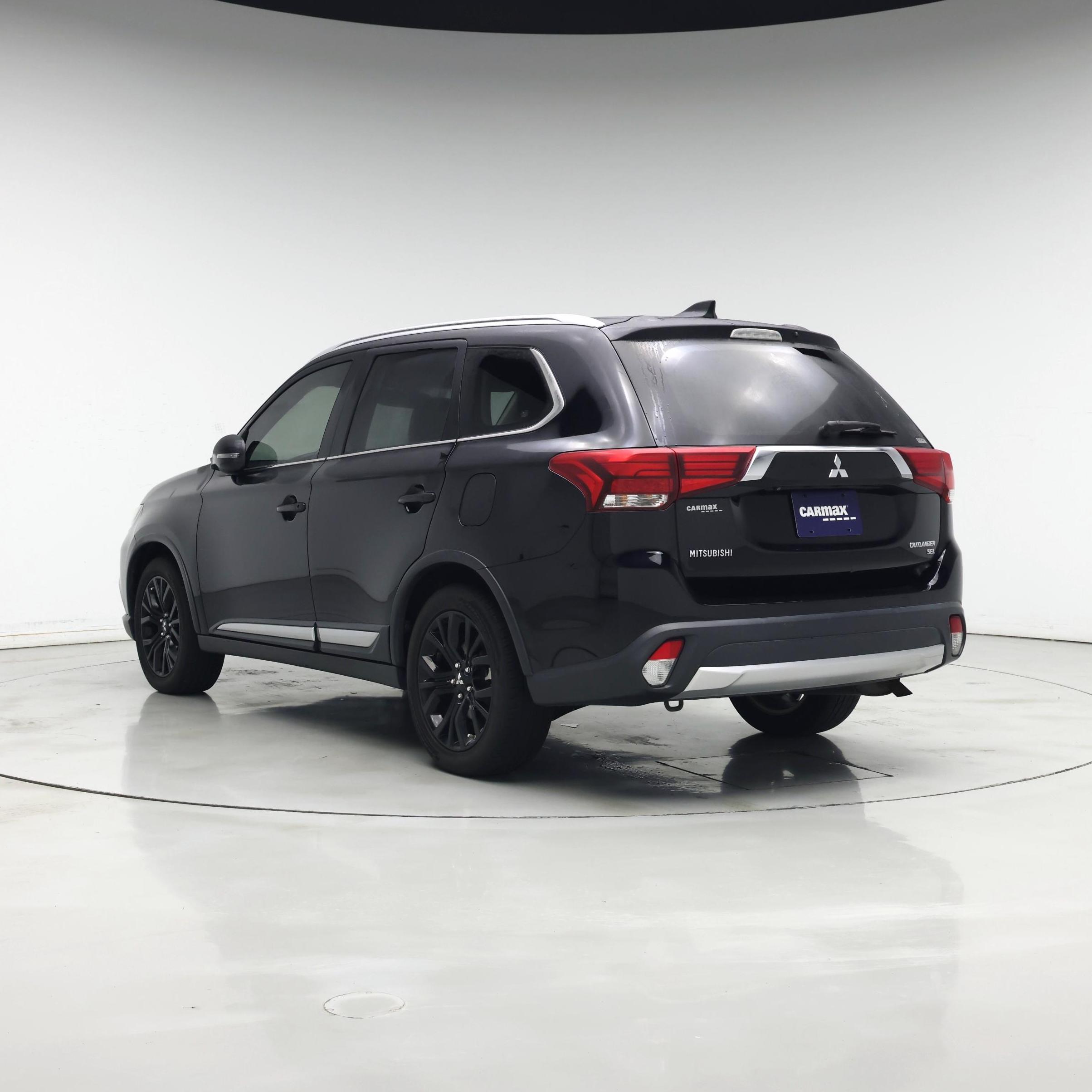 Thumbnail: 2017 Mitsubishi Outlander - 2