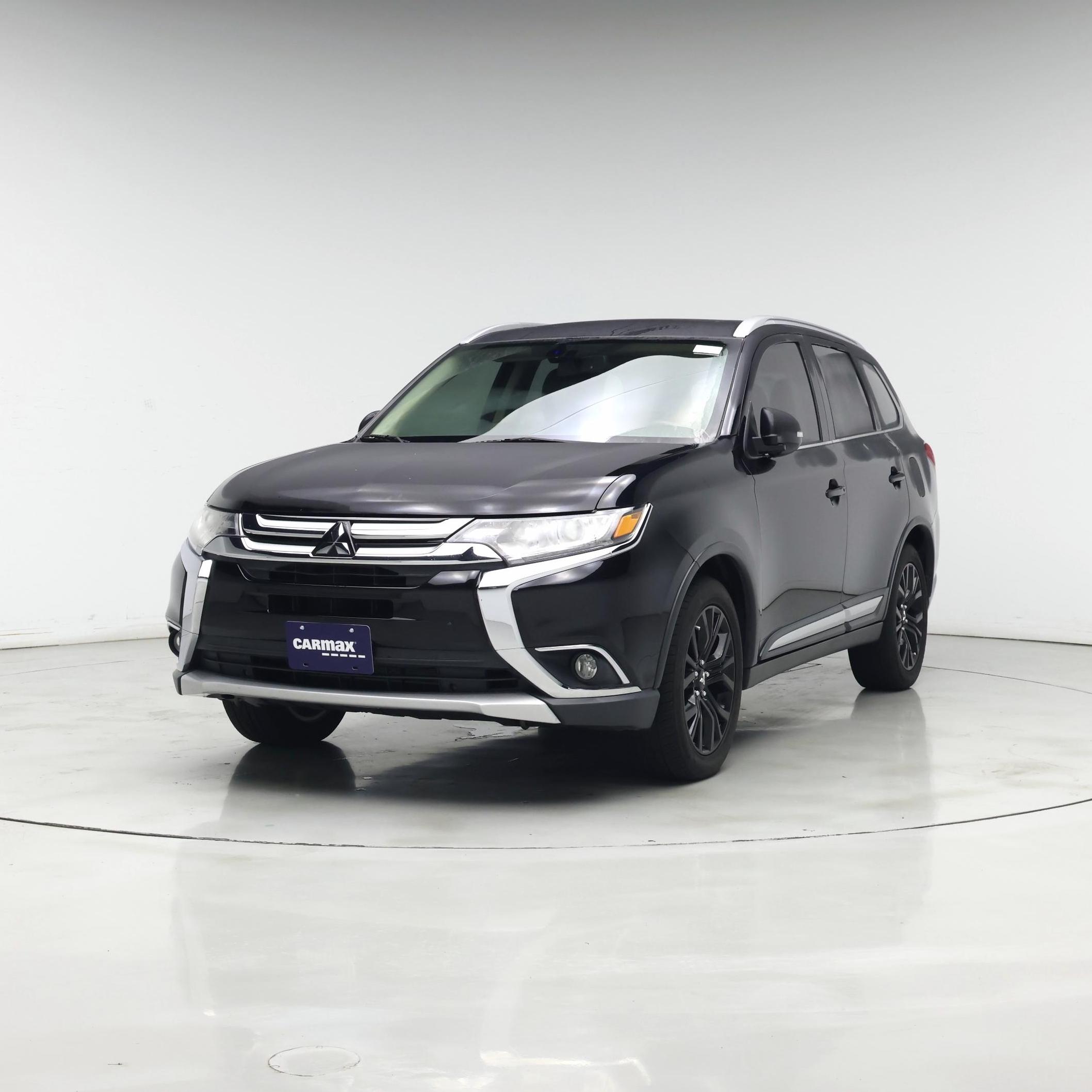 Thumbnail: 2017 Mitsubishi Outlander - 4