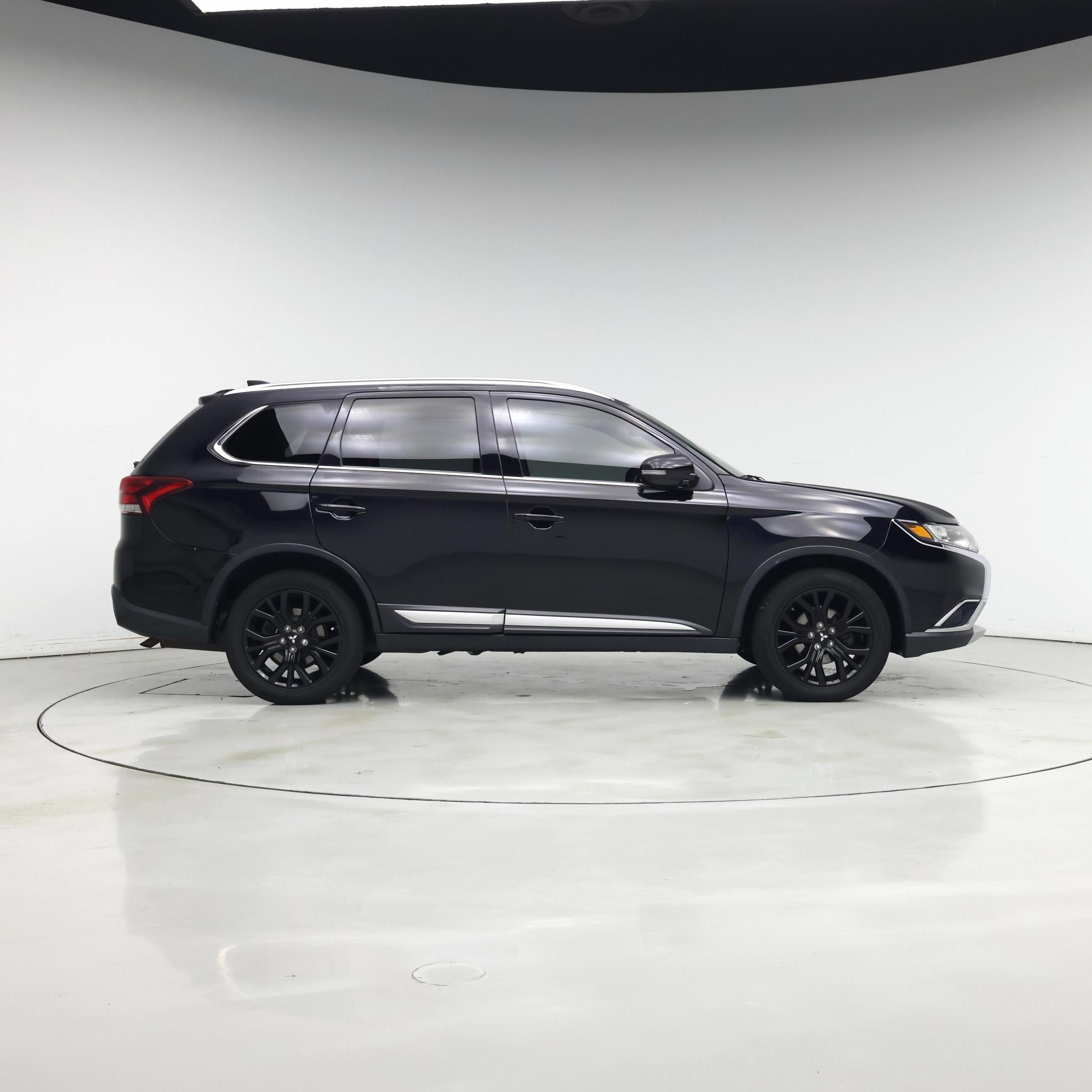 Thumbnail: 2017 Mitsubishi Outlander - 7