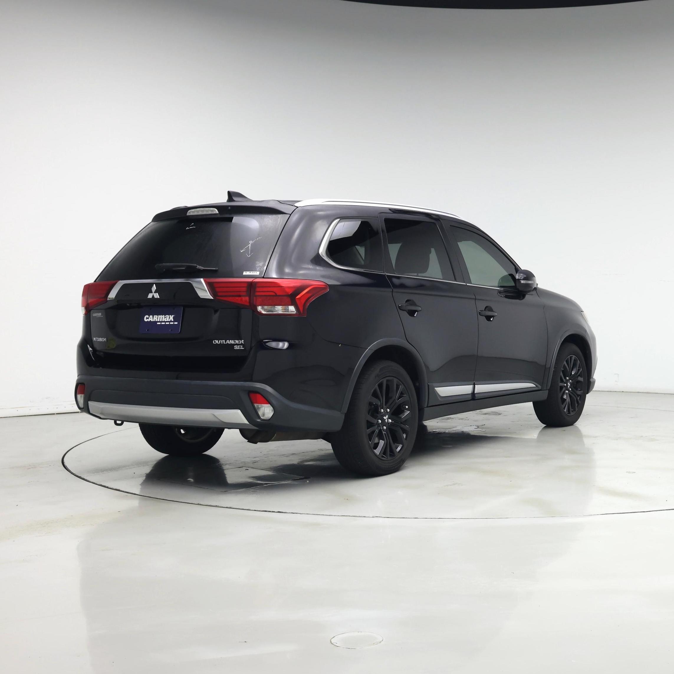 Thumbnail: 2017 Mitsubishi Outlander - 8