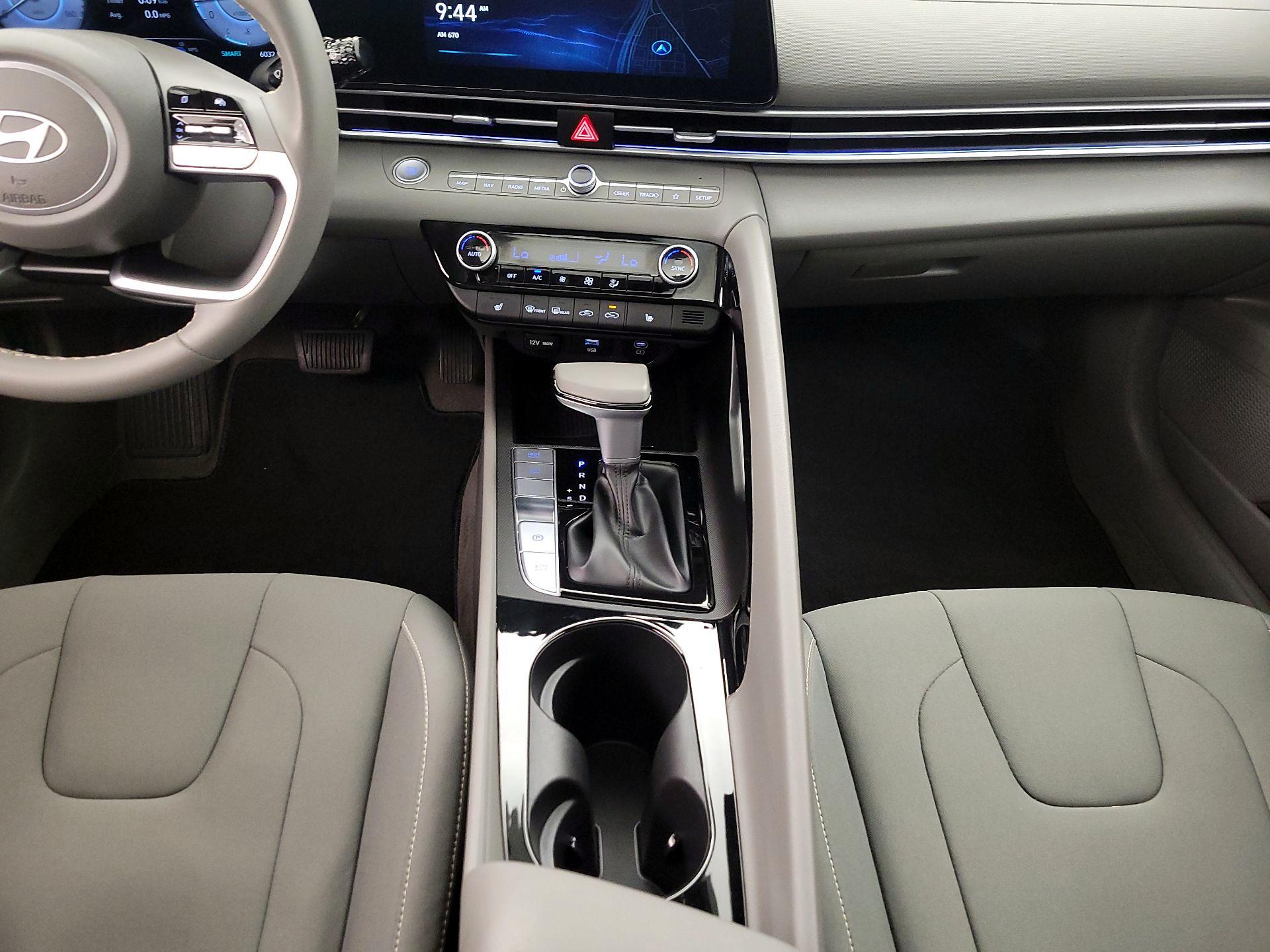 Thumbnail: 2024 Hyundai Elantra - 18