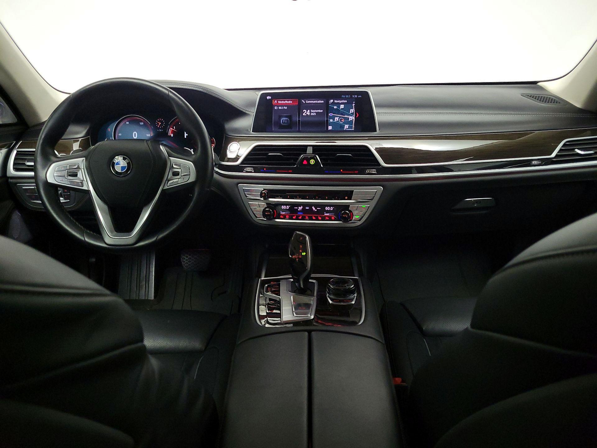 Thumbnail: 2018 BMW 7 Series - 9