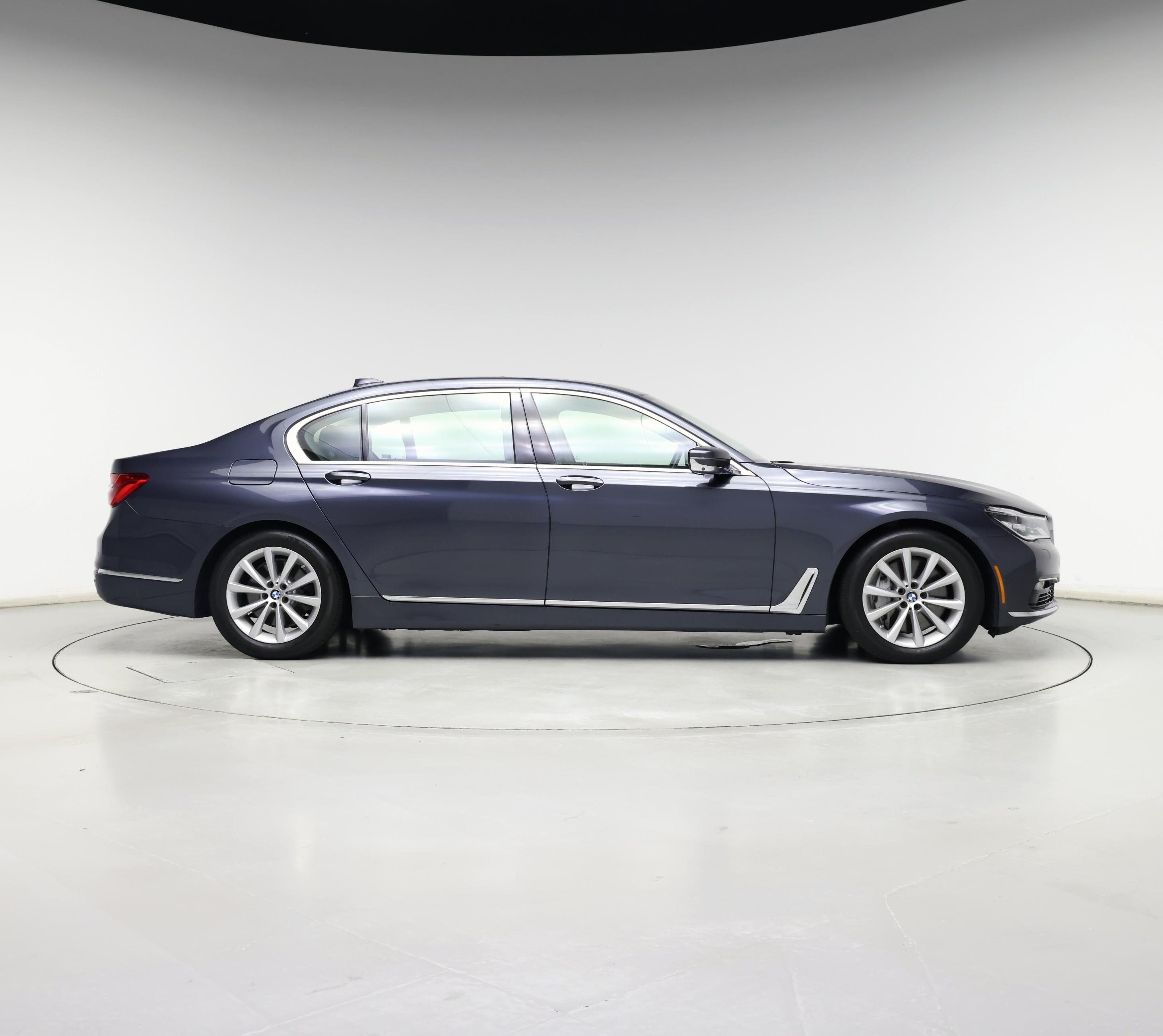 Thumbnail: 2018 BMW 7 Series - 7