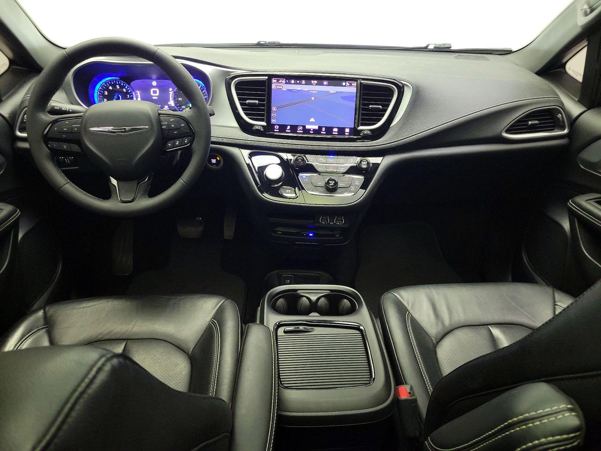 Thumbnail: 2022 Chrysler Pacifica - 9