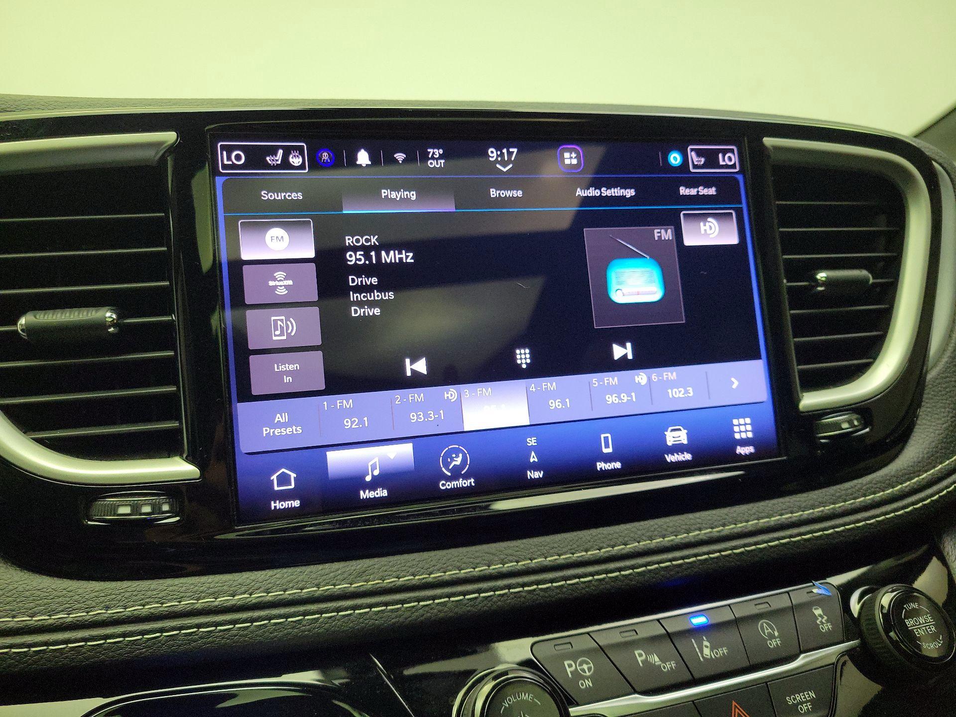 Thumbnail: 2022 Chrysler Pacifica - 16