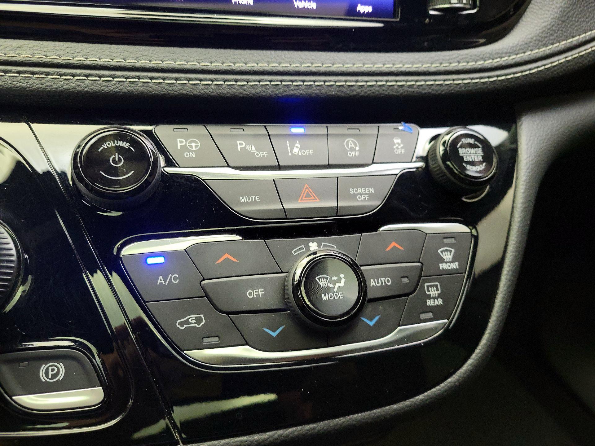 Thumbnail: 2022 Chrysler Pacifica - 17