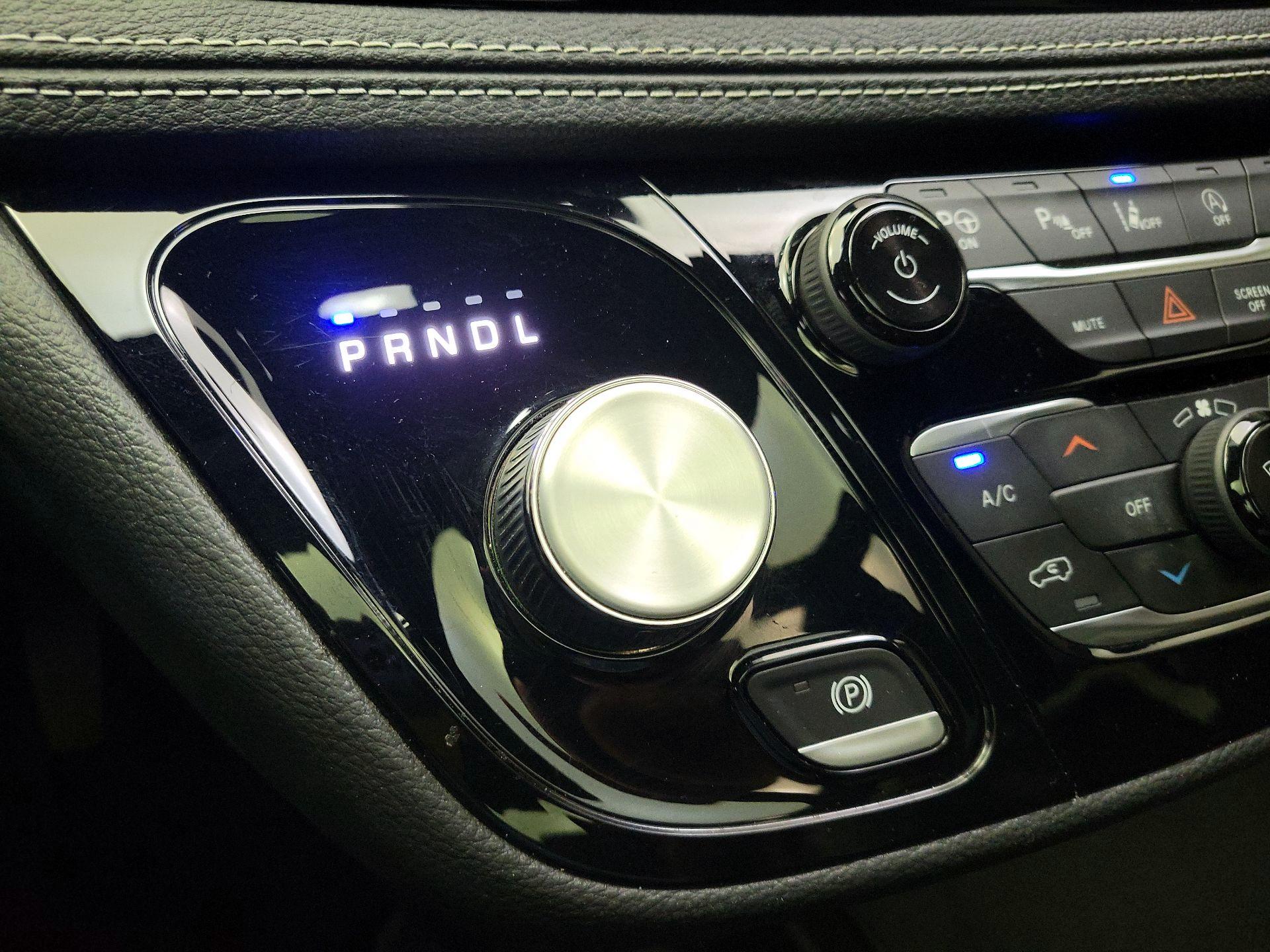 Thumbnail: 2022 Chrysler Pacifica - 18