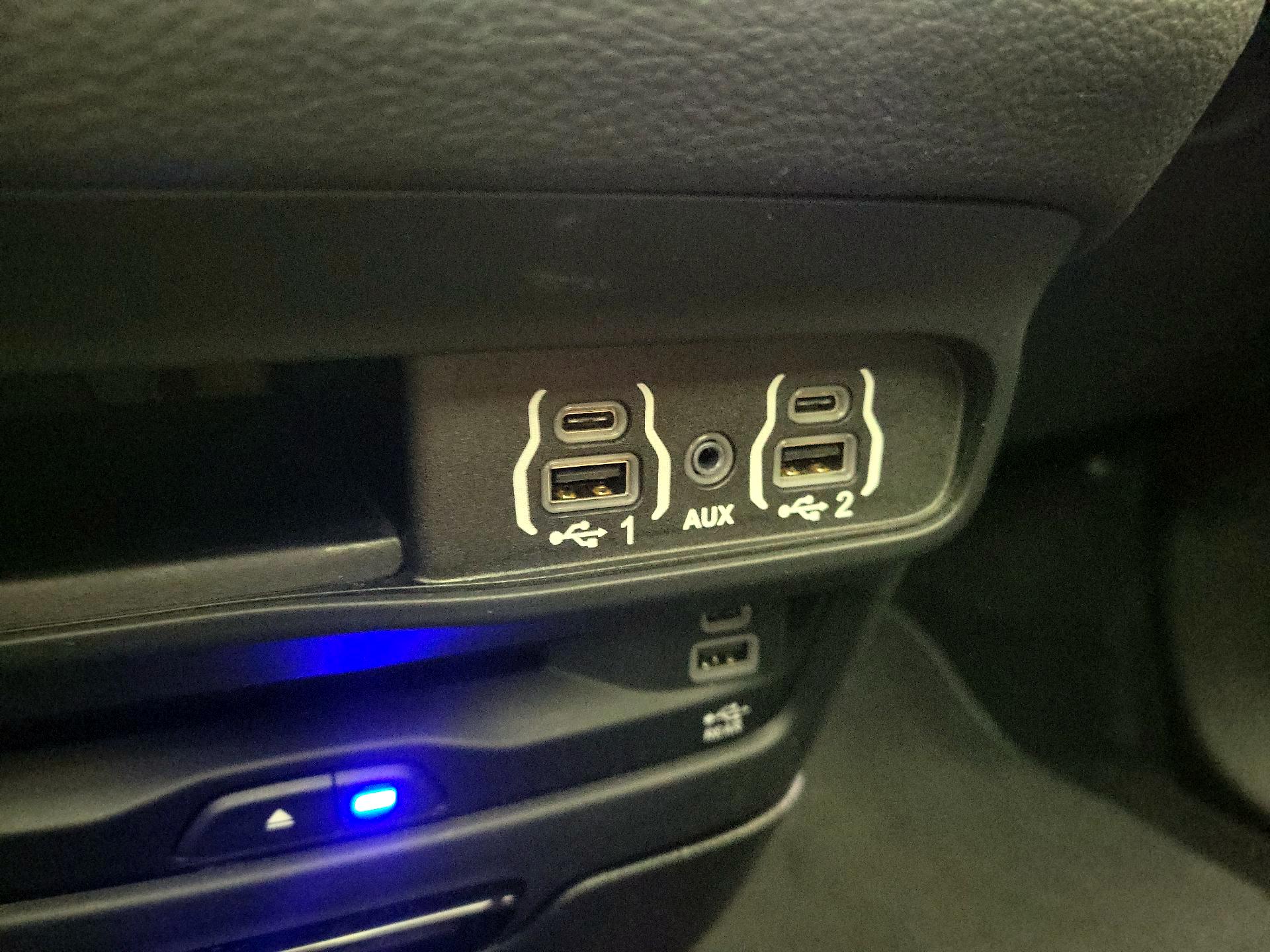 Thumbnail: 2022 Chrysler Pacifica - 19