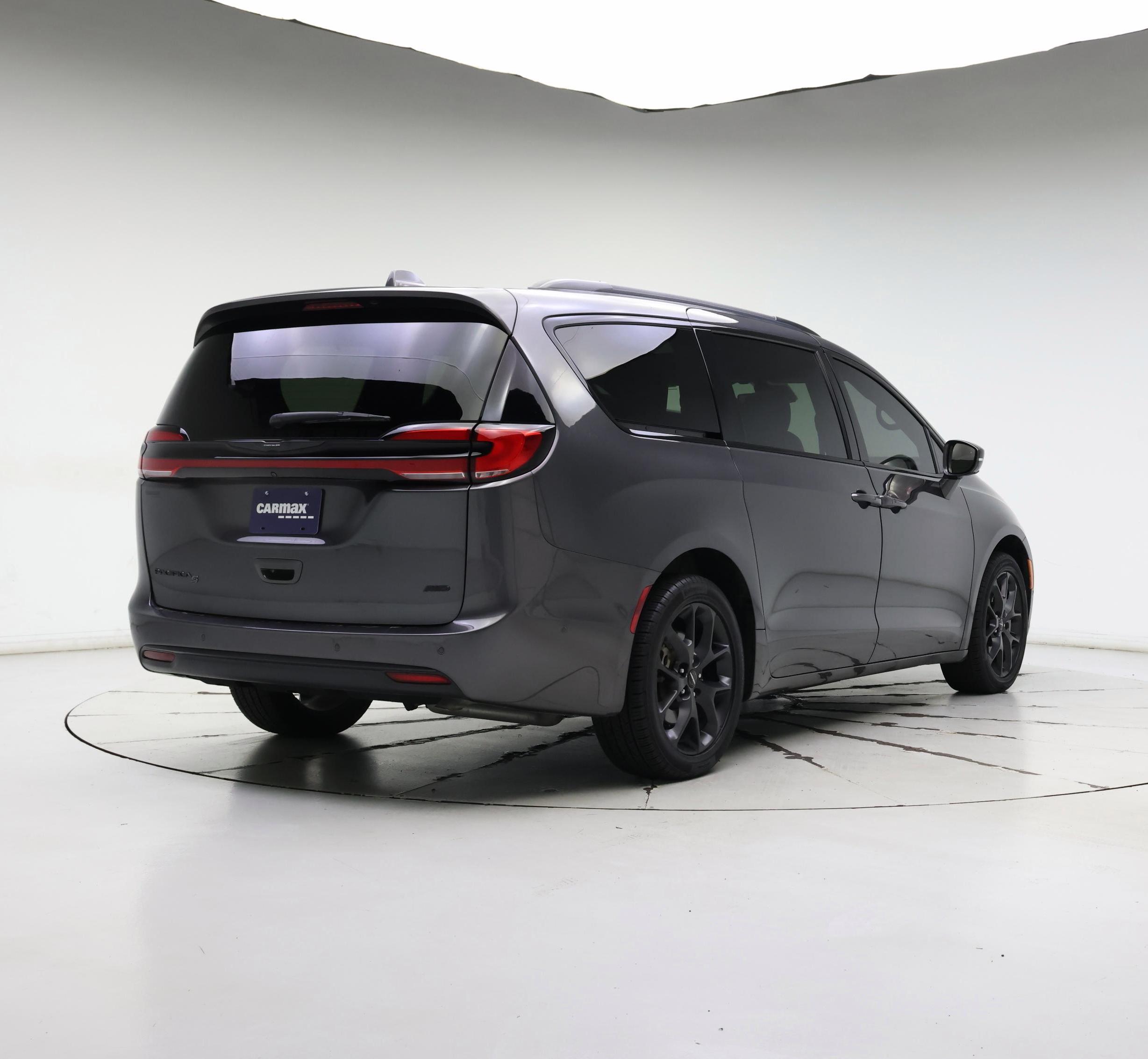 Thumbnail: 2022 Chrysler Pacifica - 8