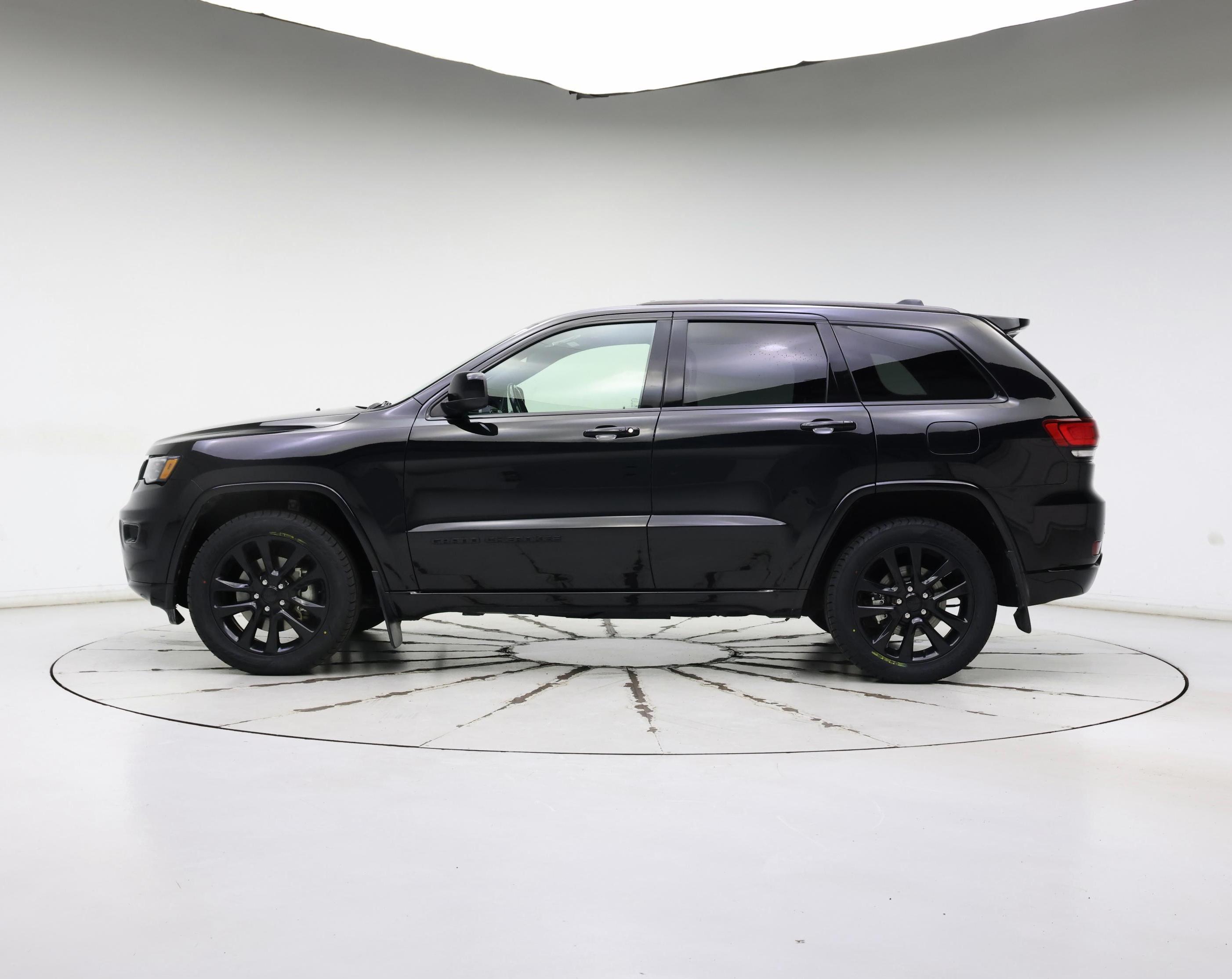 Thumbnail: 2021 Jeep Grand Cherokee - 3