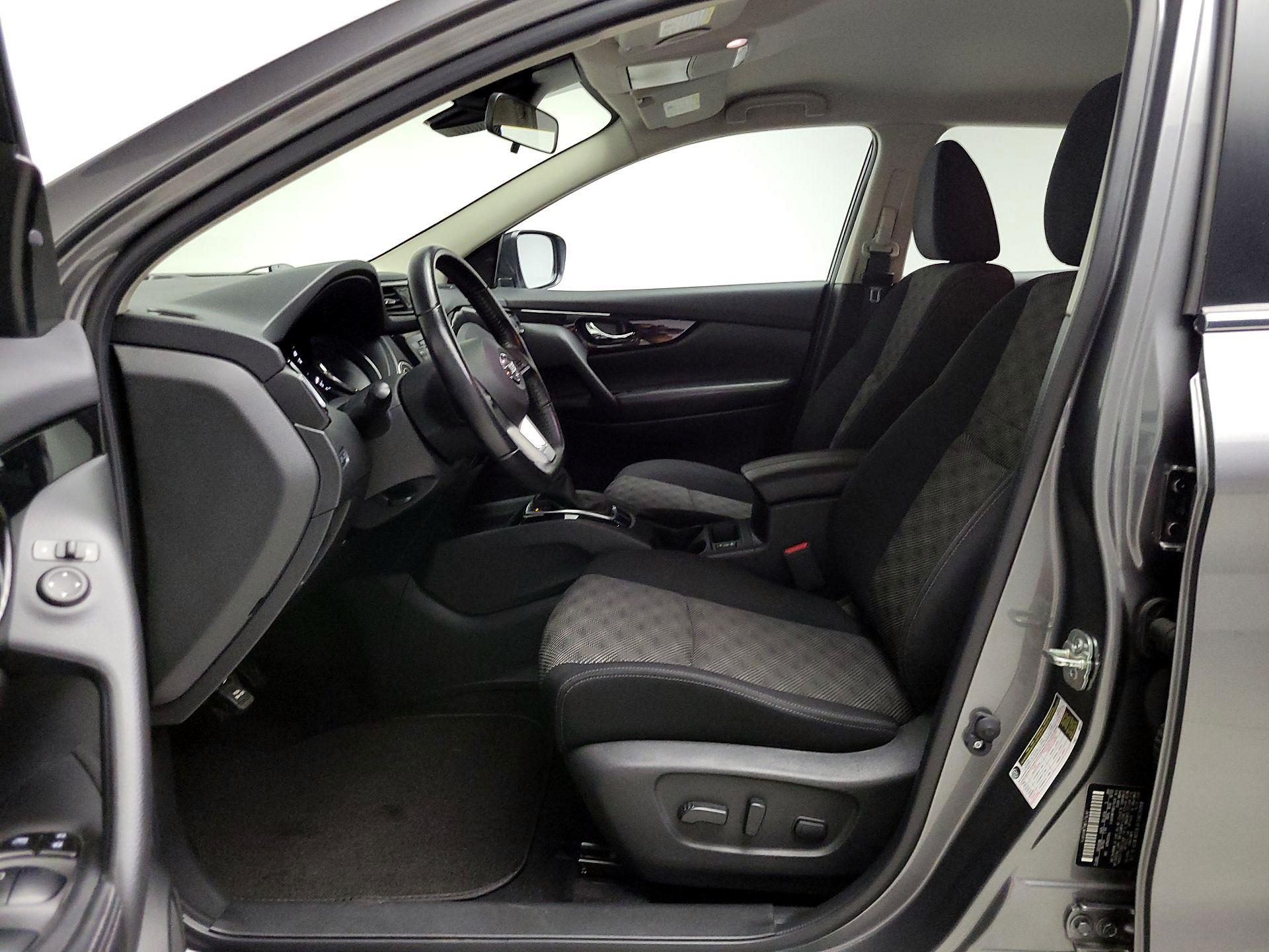 Thumbnail: 2020 Nissan Rogue Sport - 11