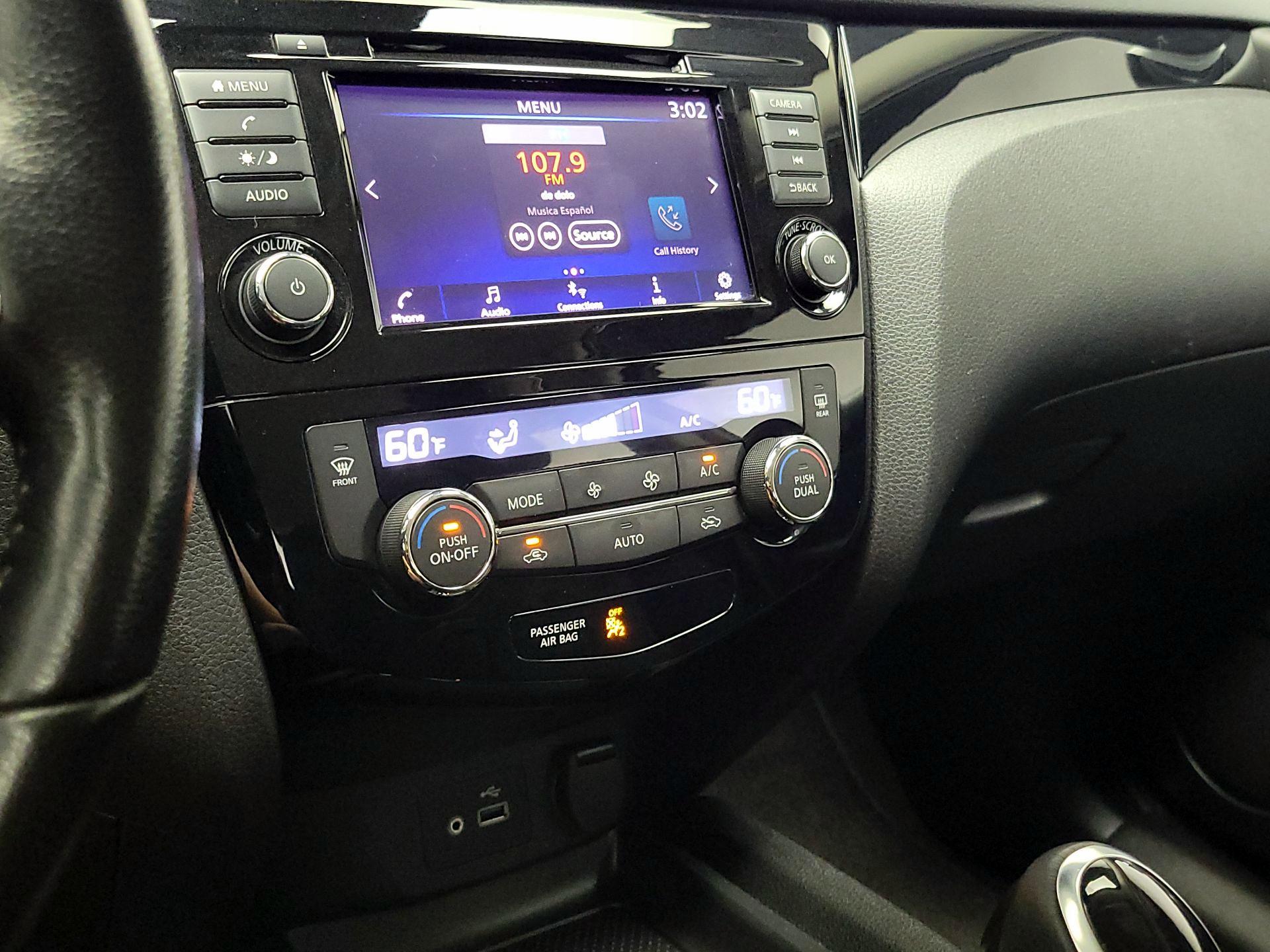Thumbnail: 2020 Nissan Rogue Sport - 16