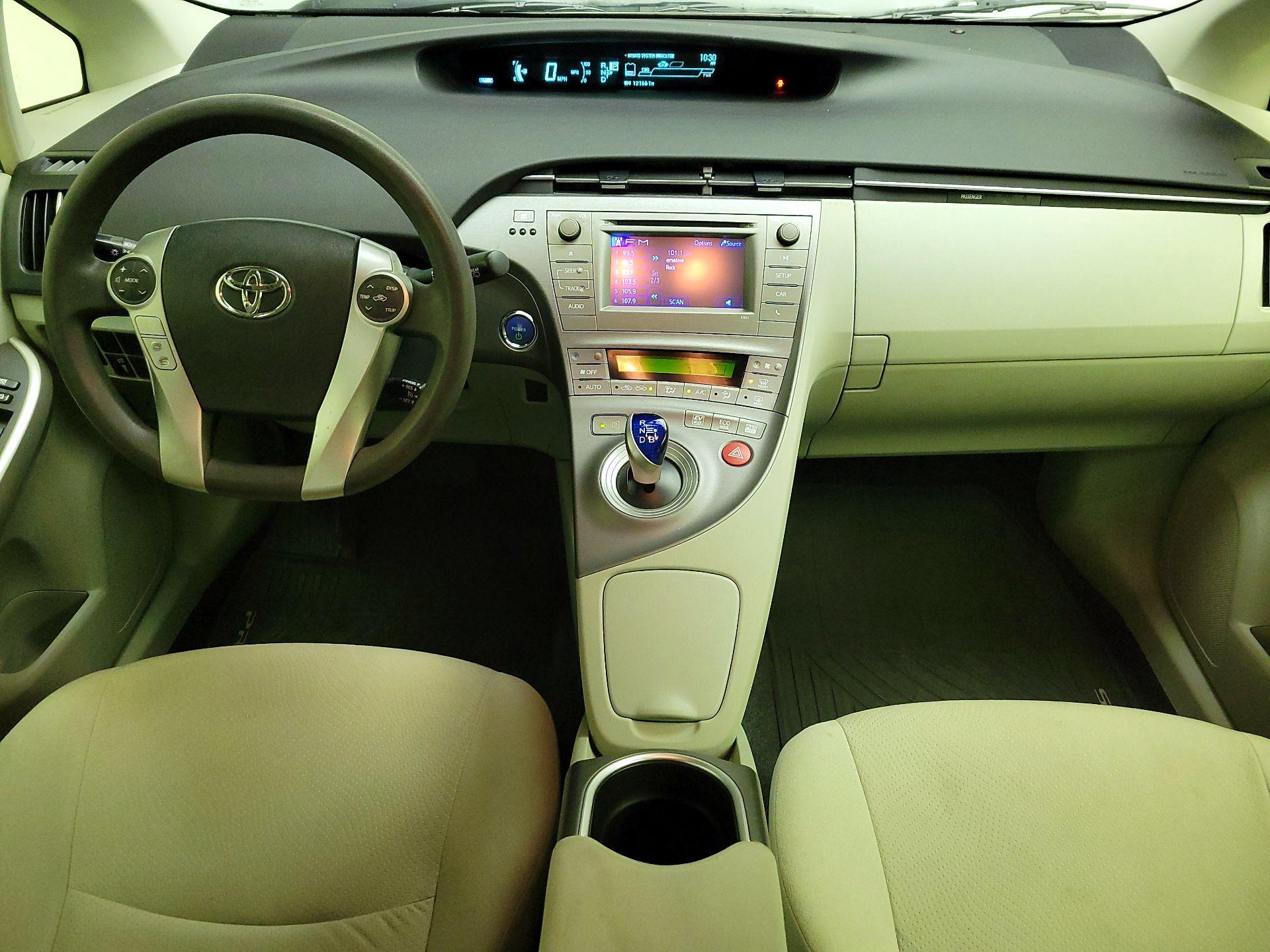 Thumbnail: 2015 Toyota Prius - 9