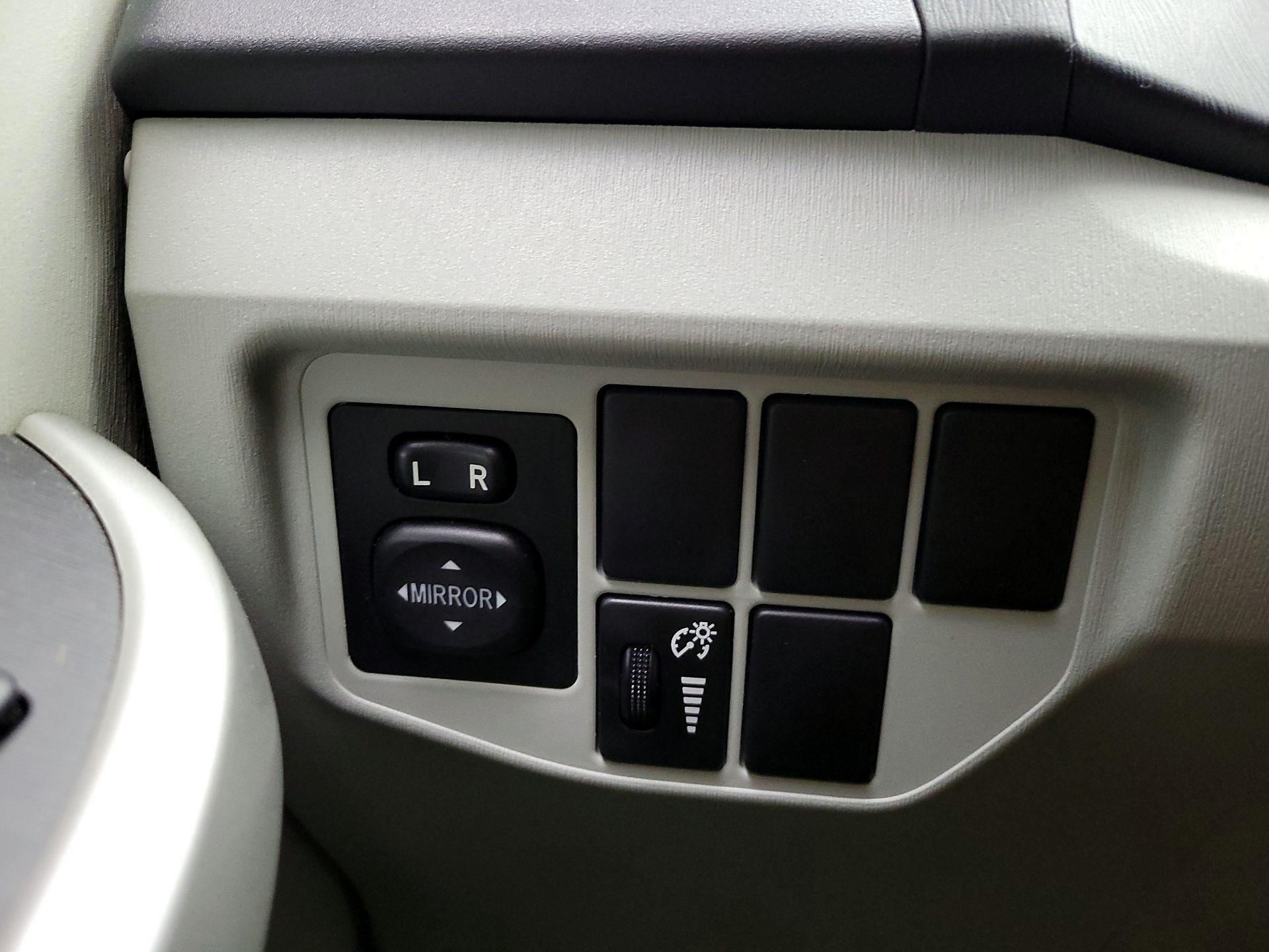 Thumbnail: 2015 Toyota Prius - 13