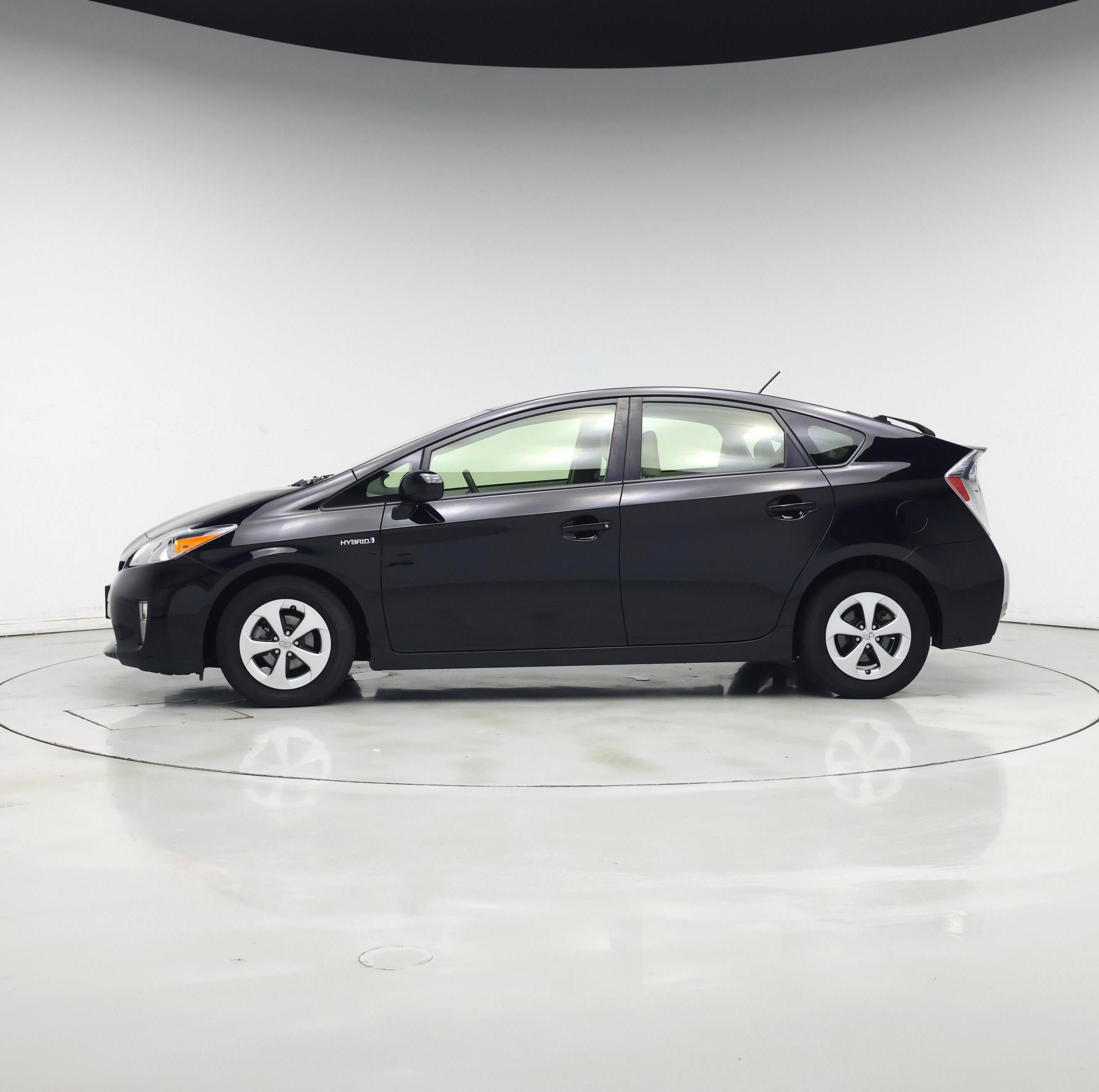 Thumbnail: 2015 Toyota Prius - 3
