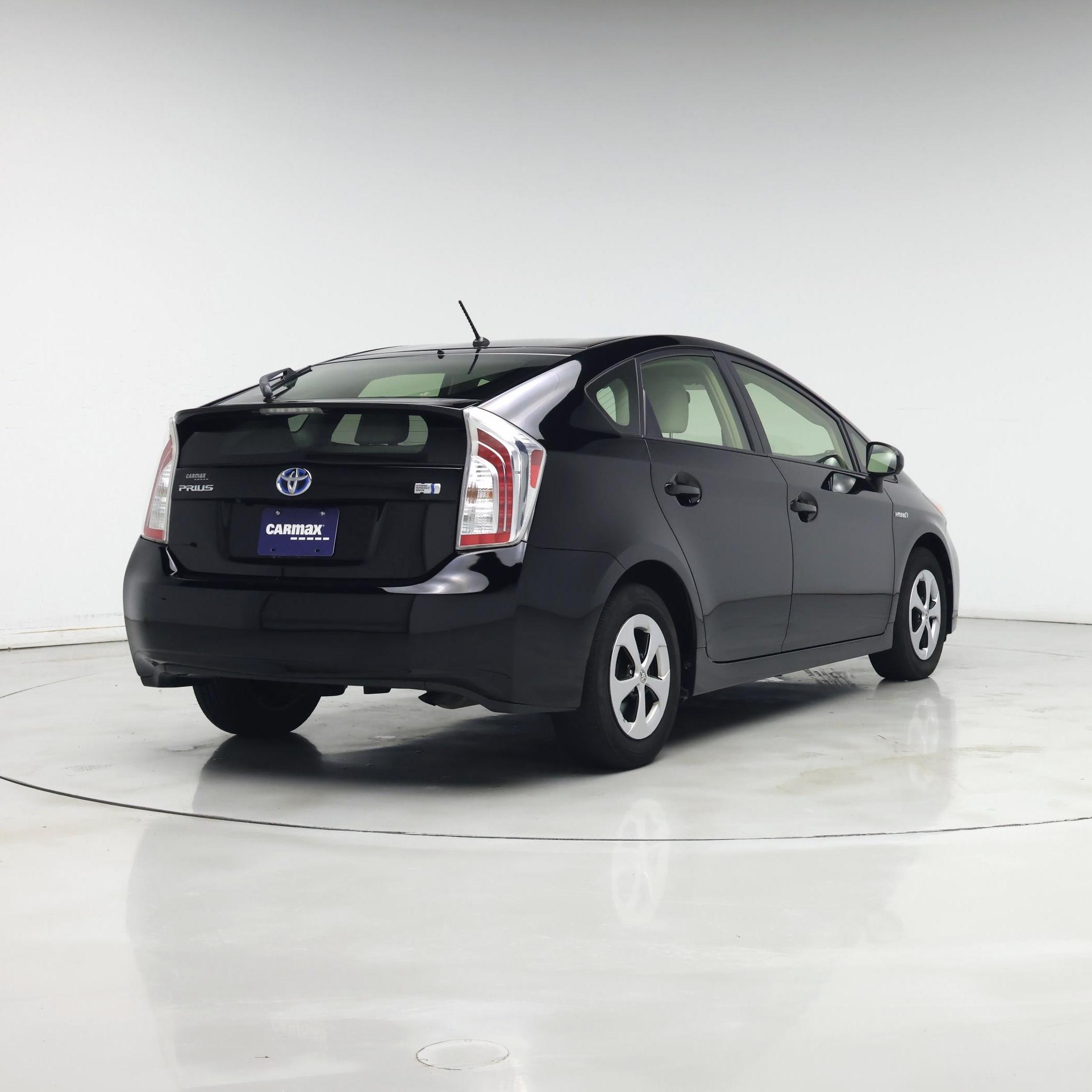 Thumbnail: 2015 Toyota Prius - 8