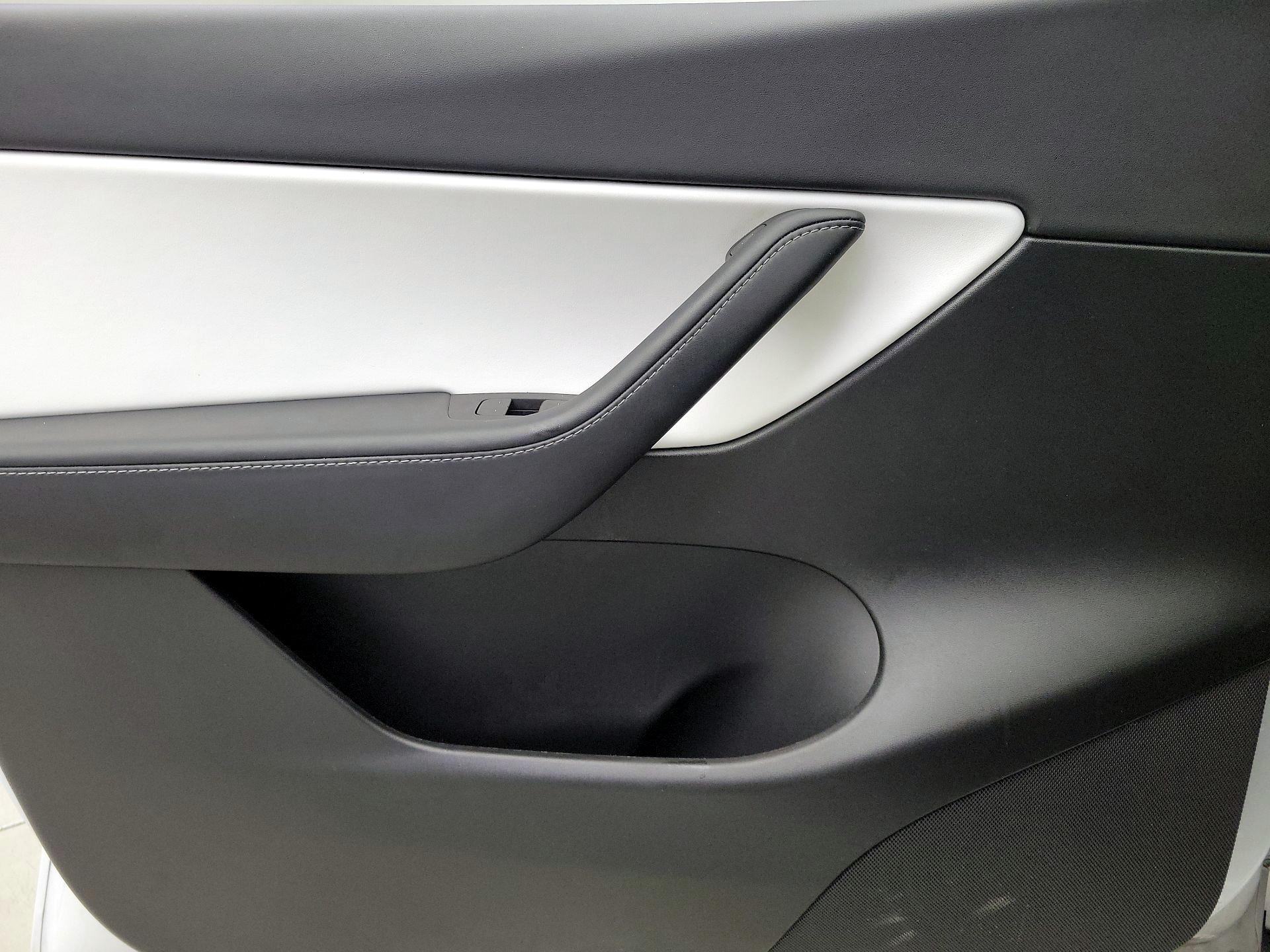 Thumbnail: 2022 Tesla Model Y - 12