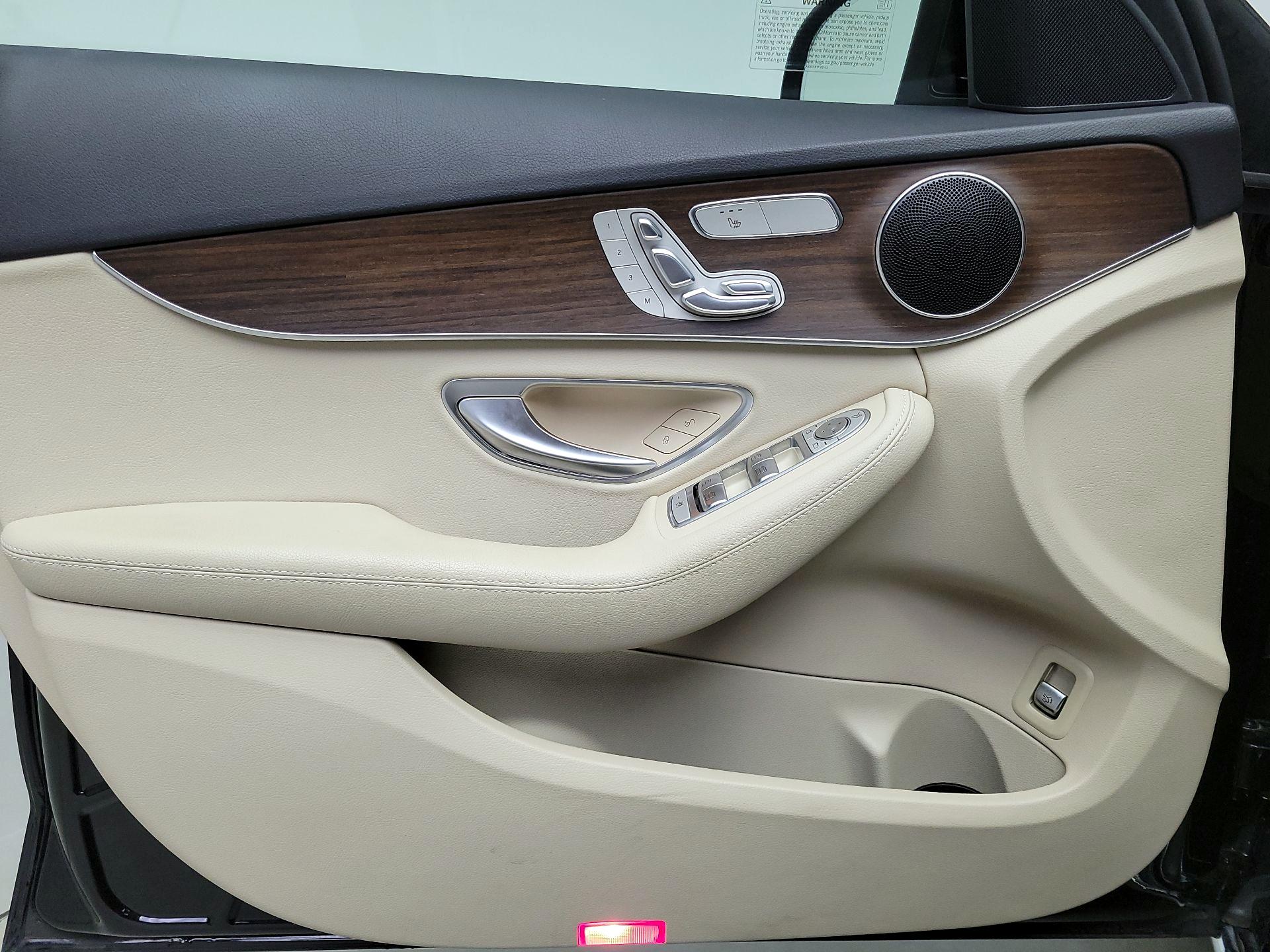 Thumbnail: 2021 Mercedes-Benz C-Class - 12