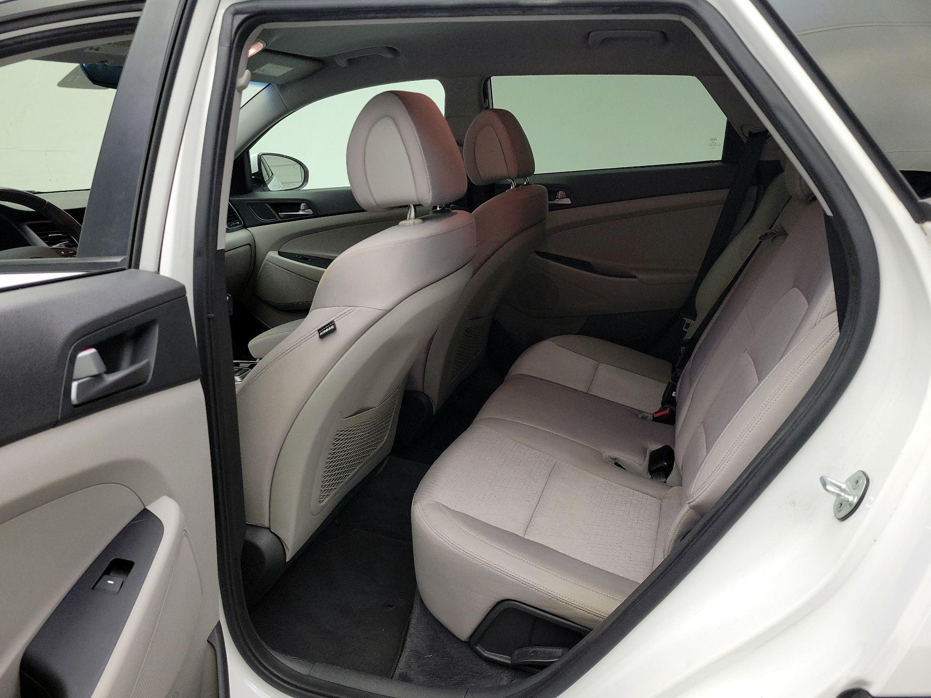Thumbnail: 2016 Hyundai Tucson - 10
