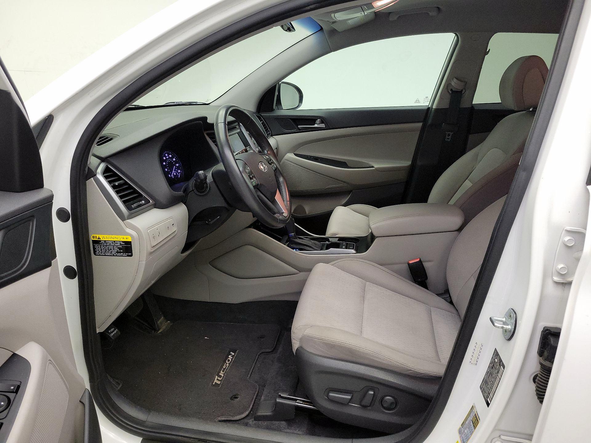 Thumbnail: 2016 Hyundai Tucson - 11