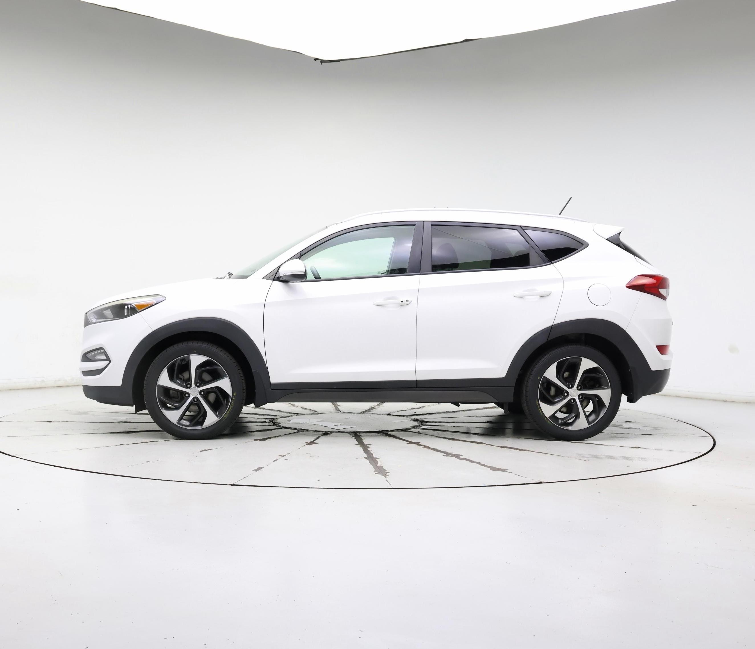 Thumbnail: 2016 Hyundai Tucson - 3