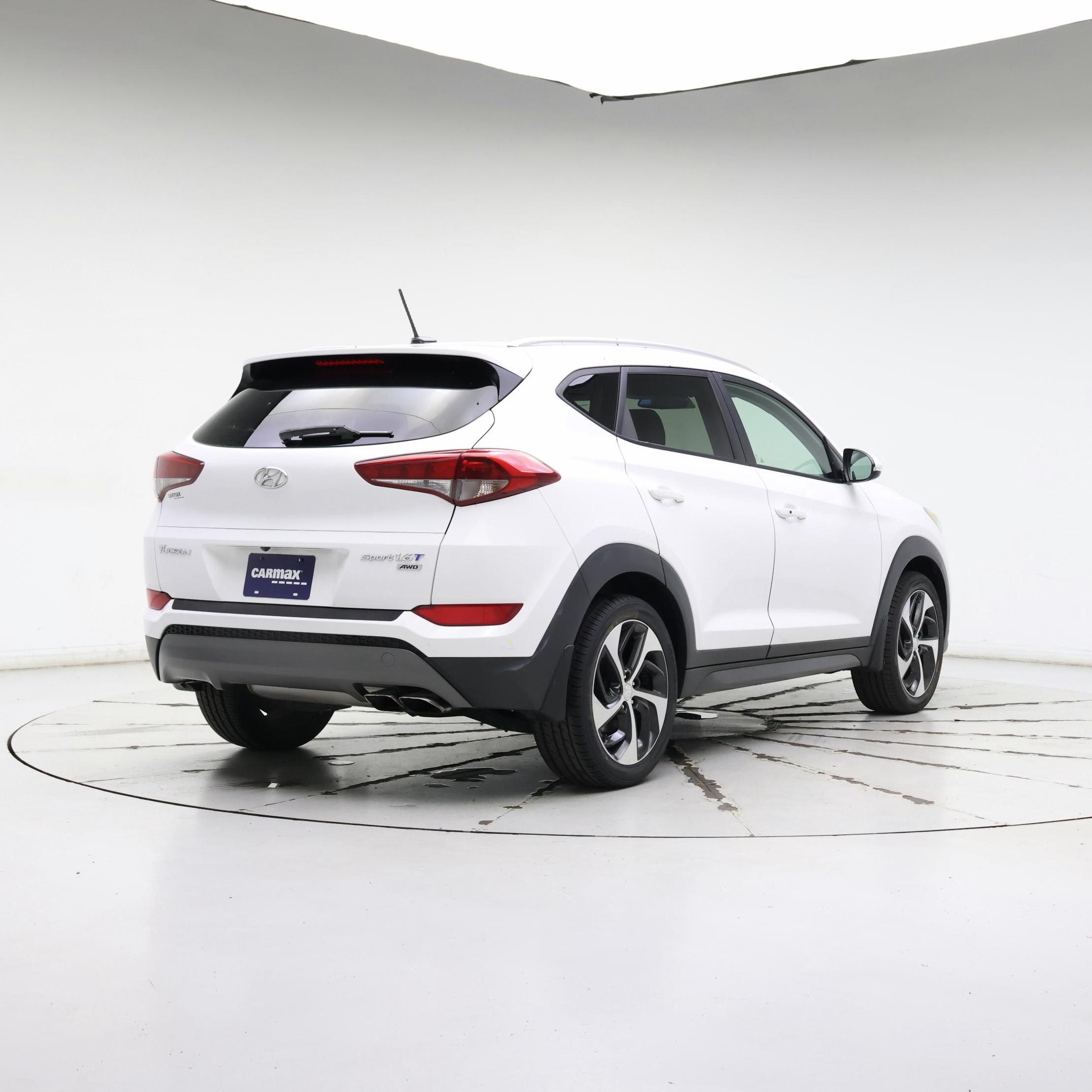 Thumbnail: 2016 Hyundai Tucson - 8