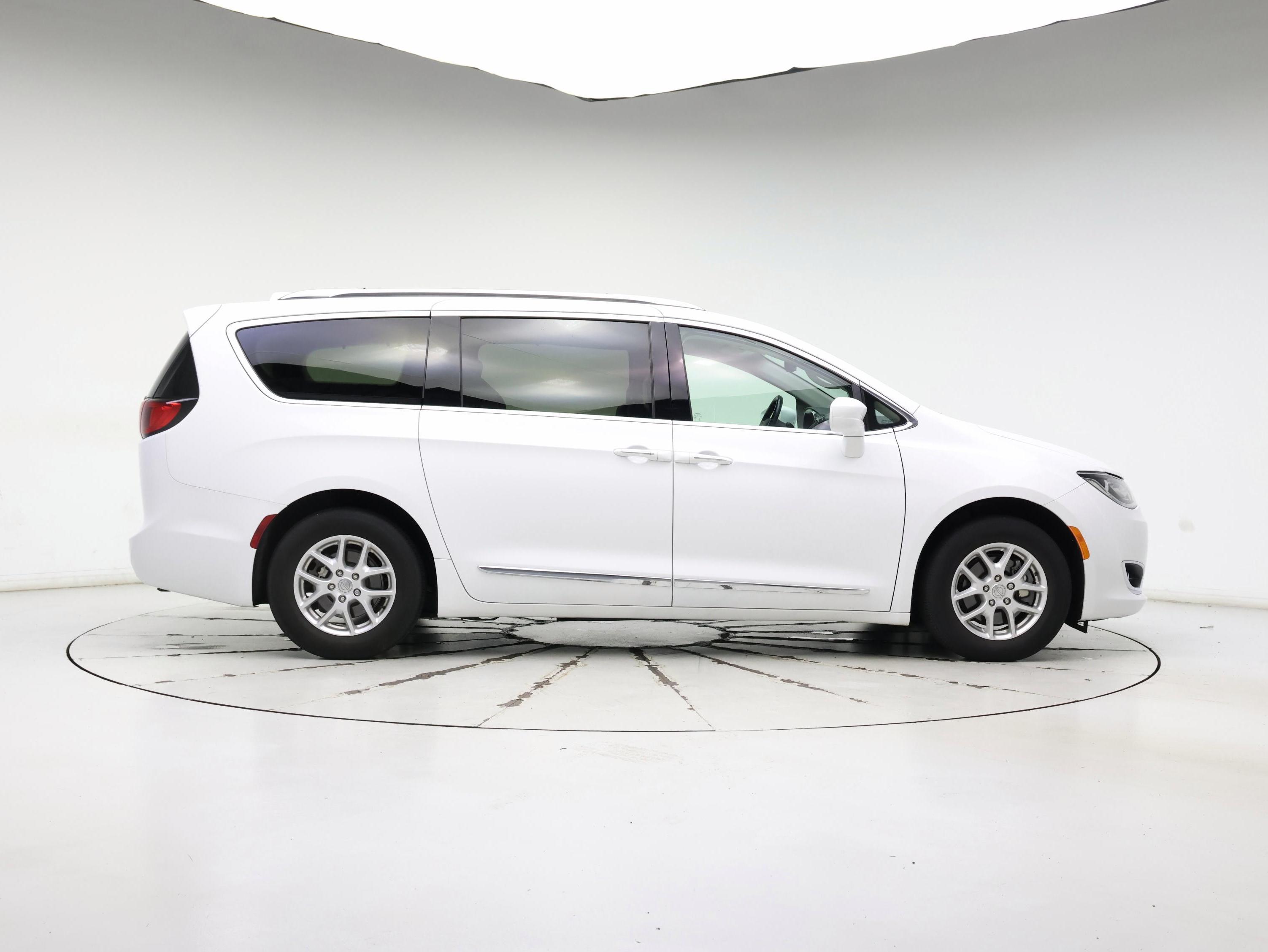 Thumbnail: 2020 Chrysler Pacifica - 7