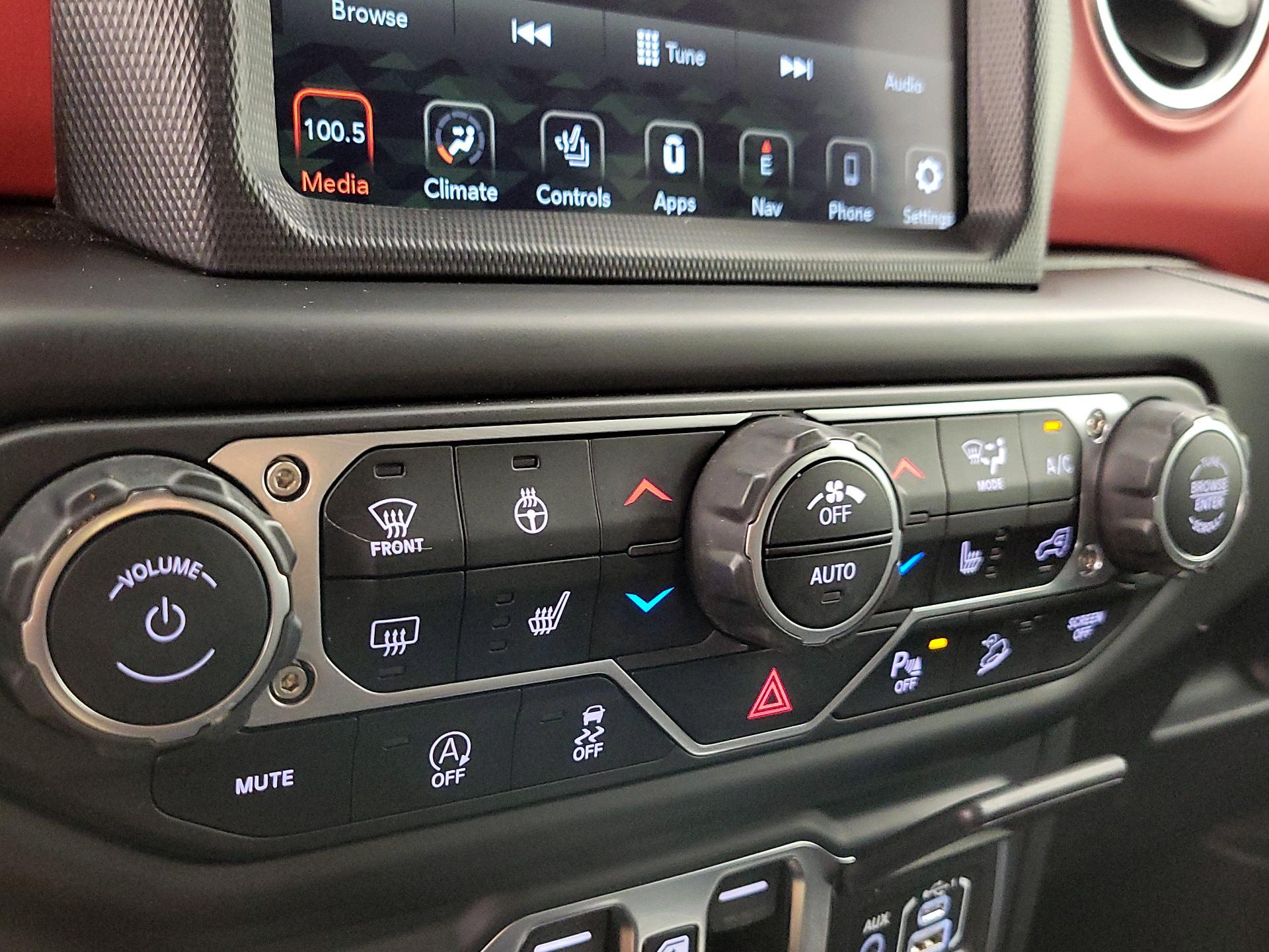 Thumbnail: 2021 Jeep Wrangler - 17