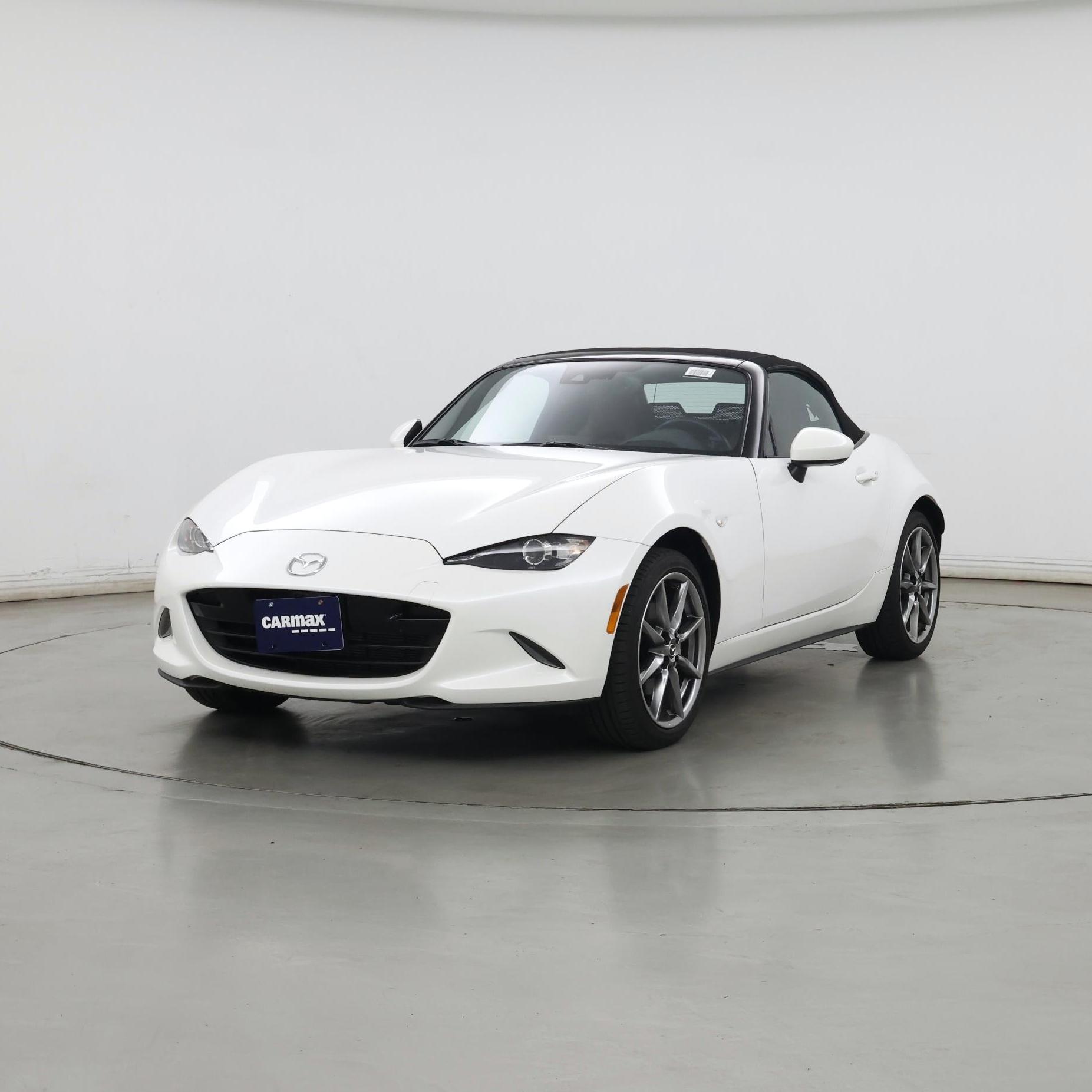 Thumbnail: 2023 Mazda MX-5 Miata - 4