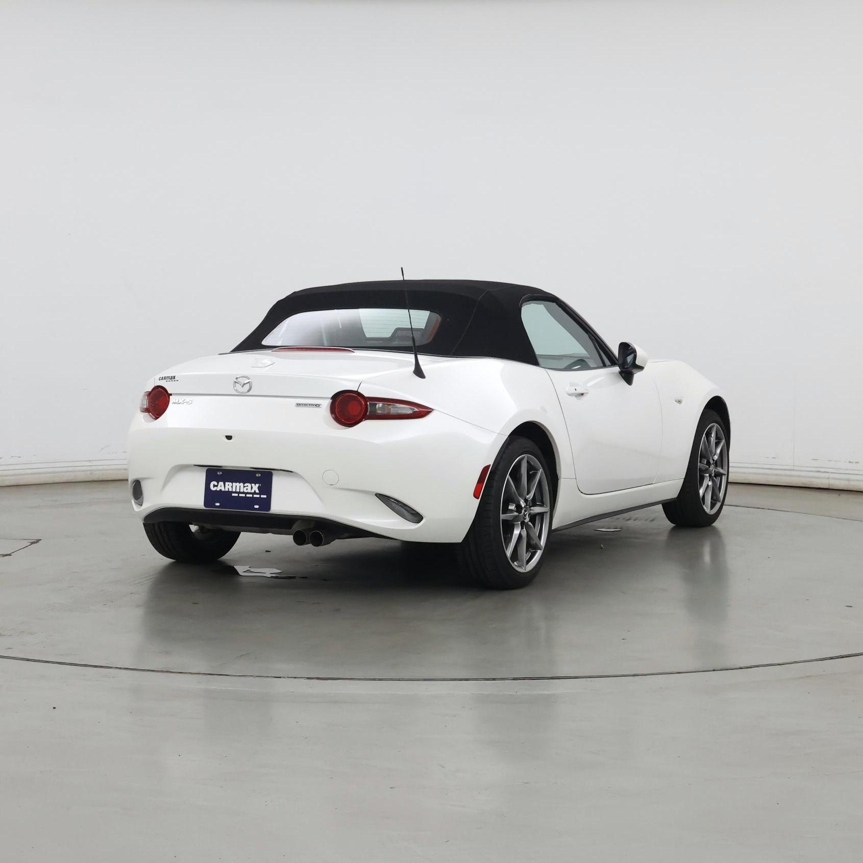 Thumbnail: 2023 Mazda MX-5 Miata - 8