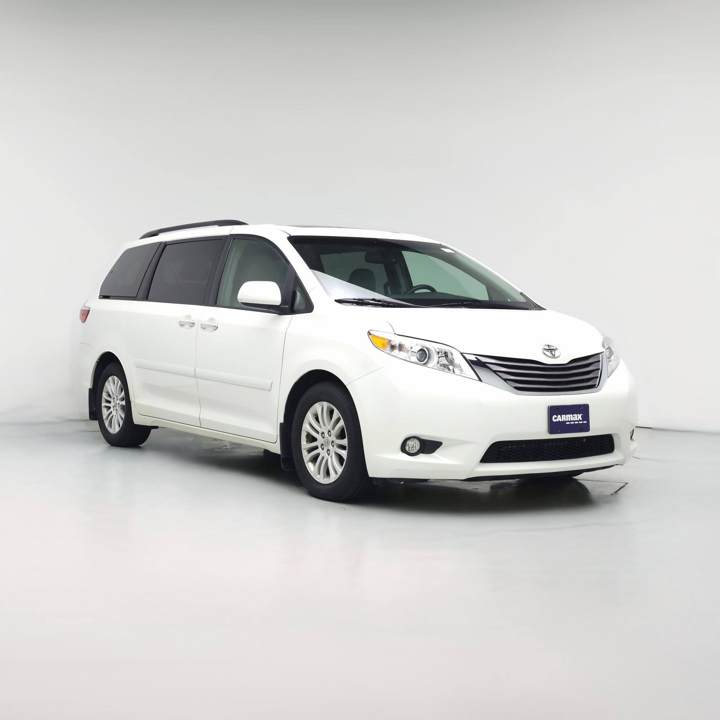 Thumbnail: 2015 Toyota Sienna - 1