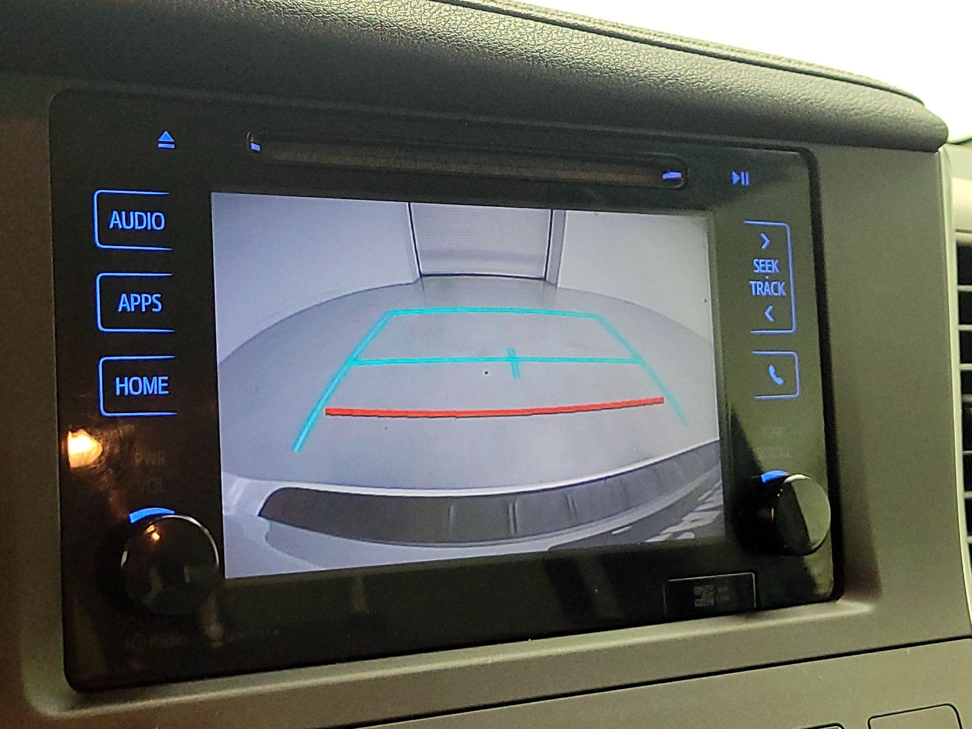 Thumbnail: 2015 Toyota Sienna - 14