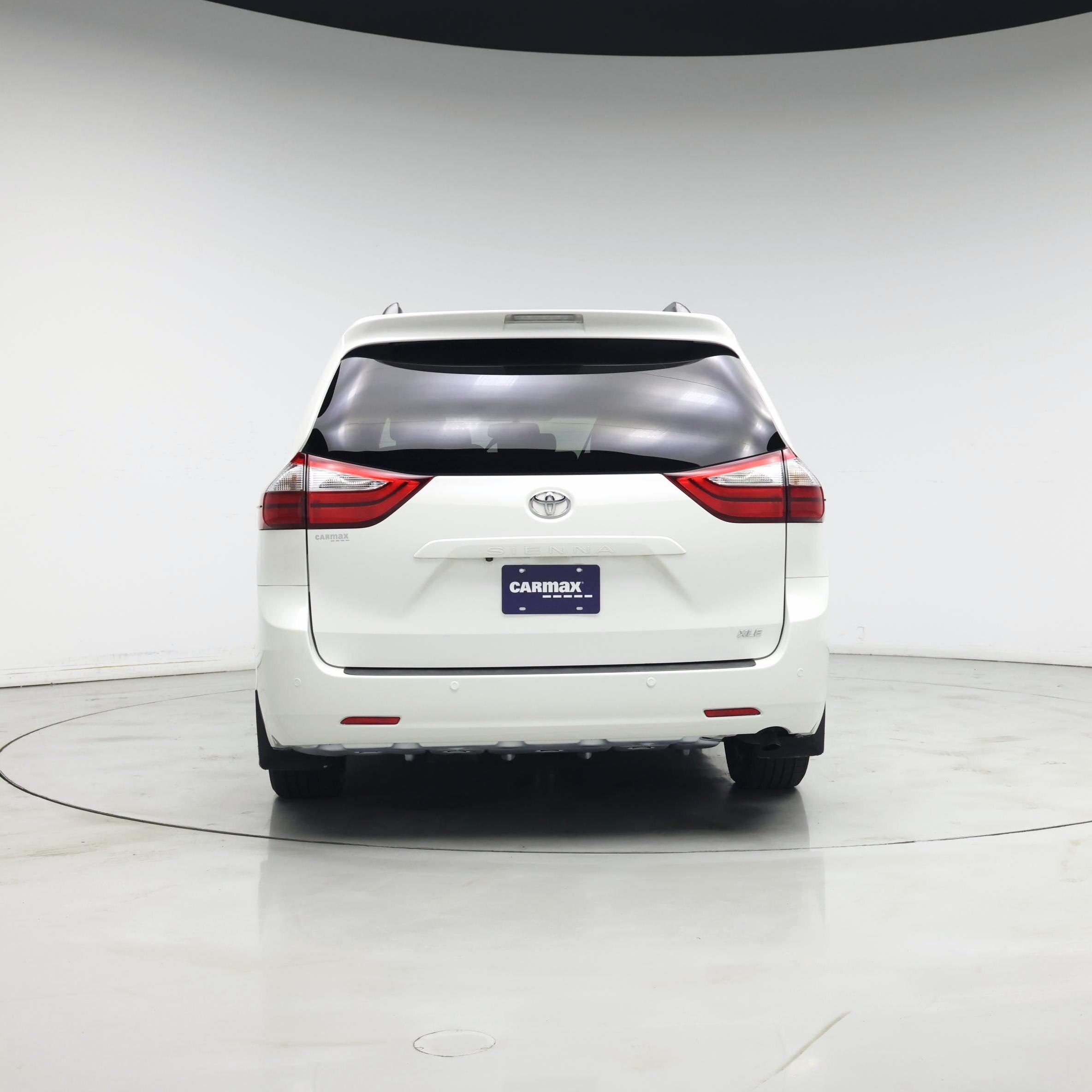 Thumbnail: 2015 Toyota Sienna - 6