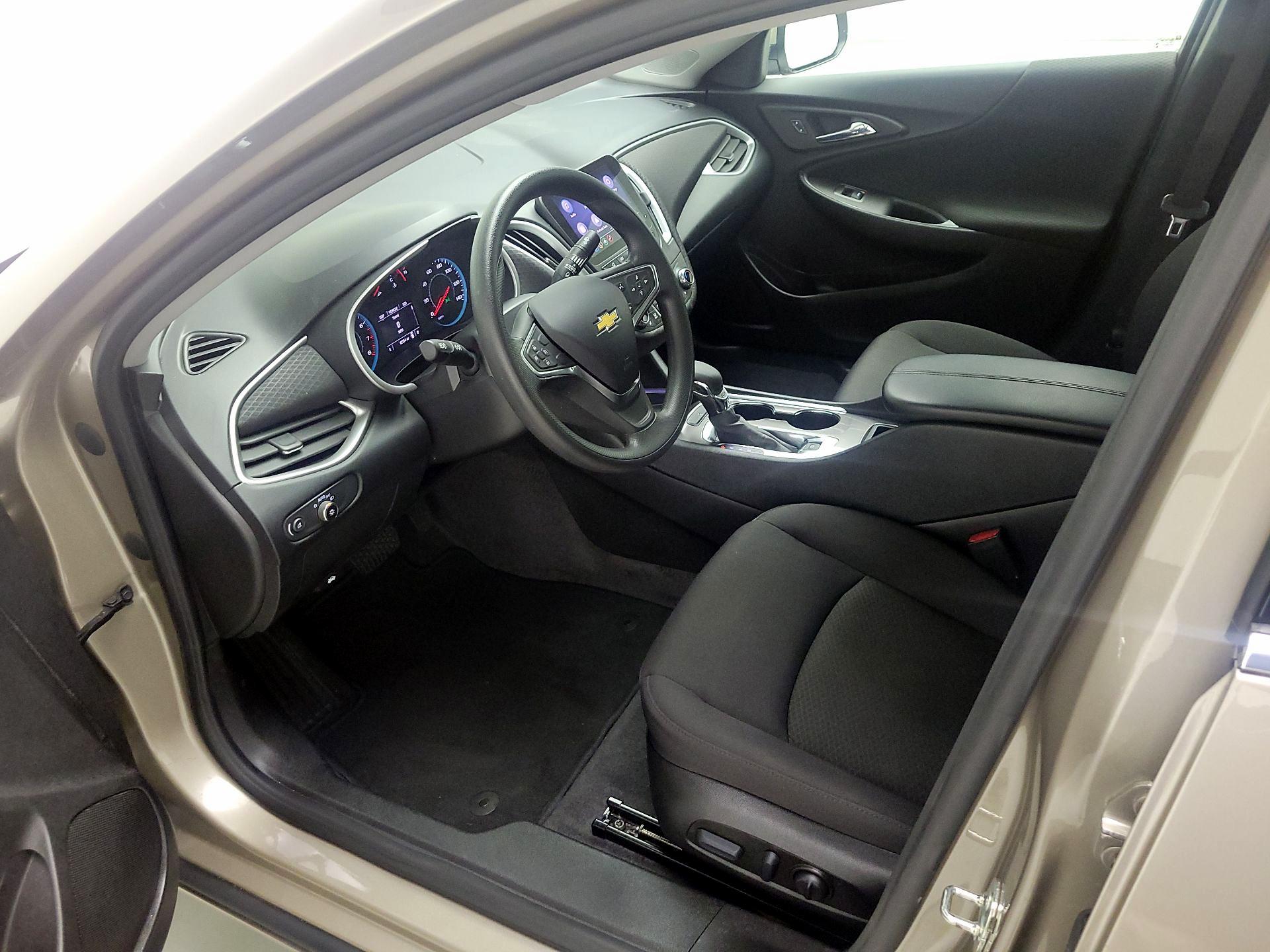 Thumbnail: 2022 Chevrolet Malibu - 11