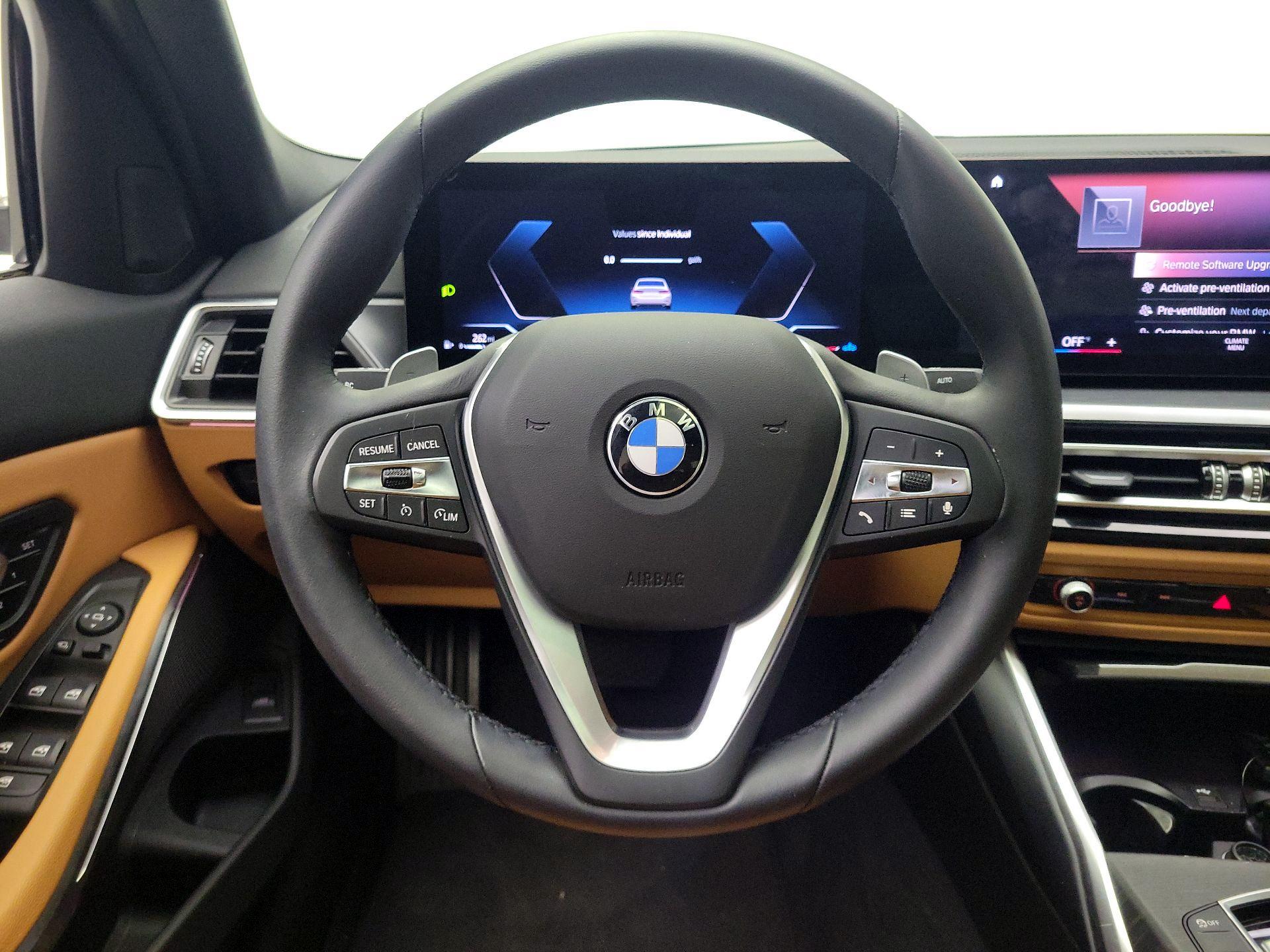 Thumbnail: 2024 BMW 3 Series - 10