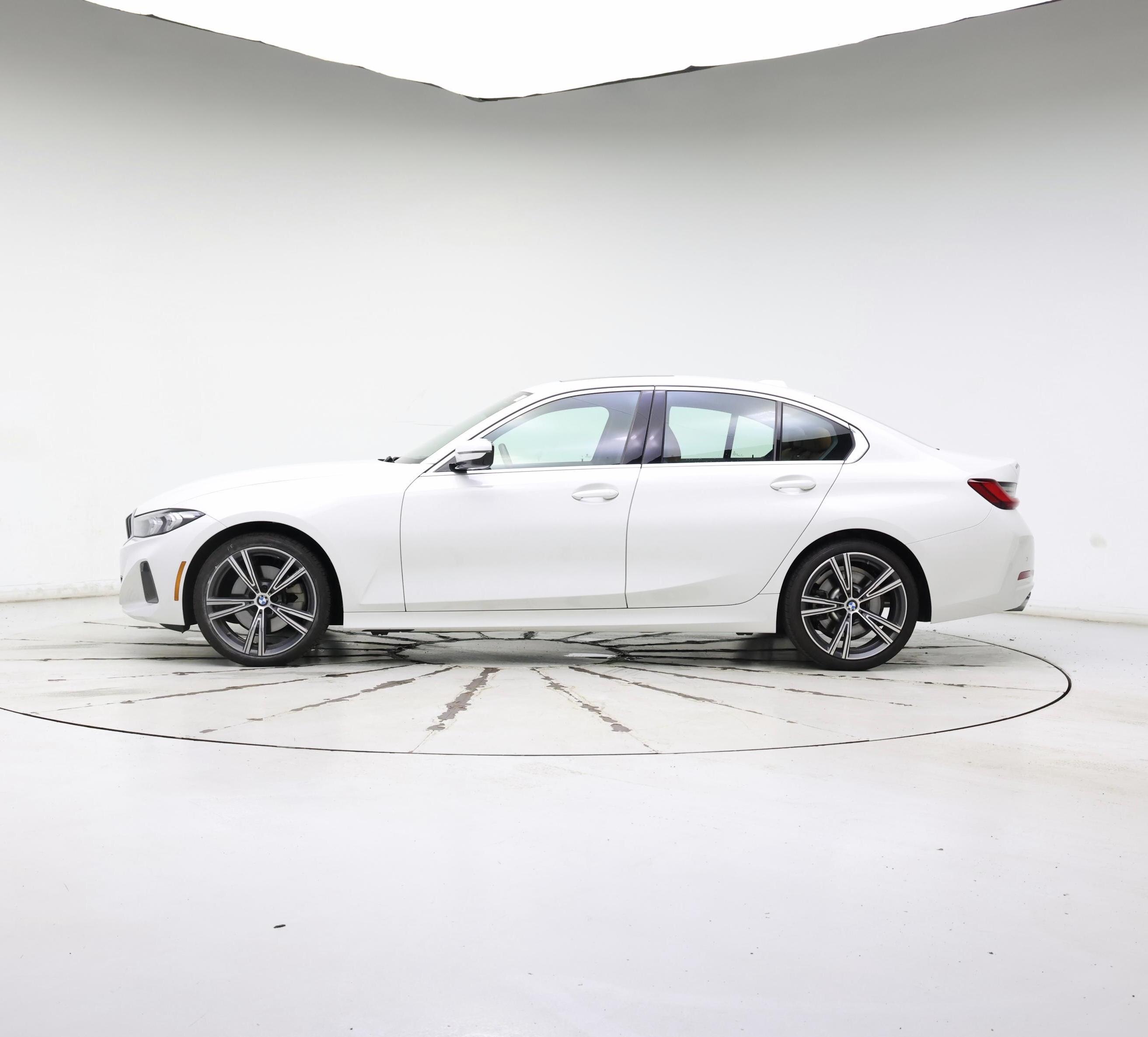 Thumbnail: 2024 BMW 3 Series - 3