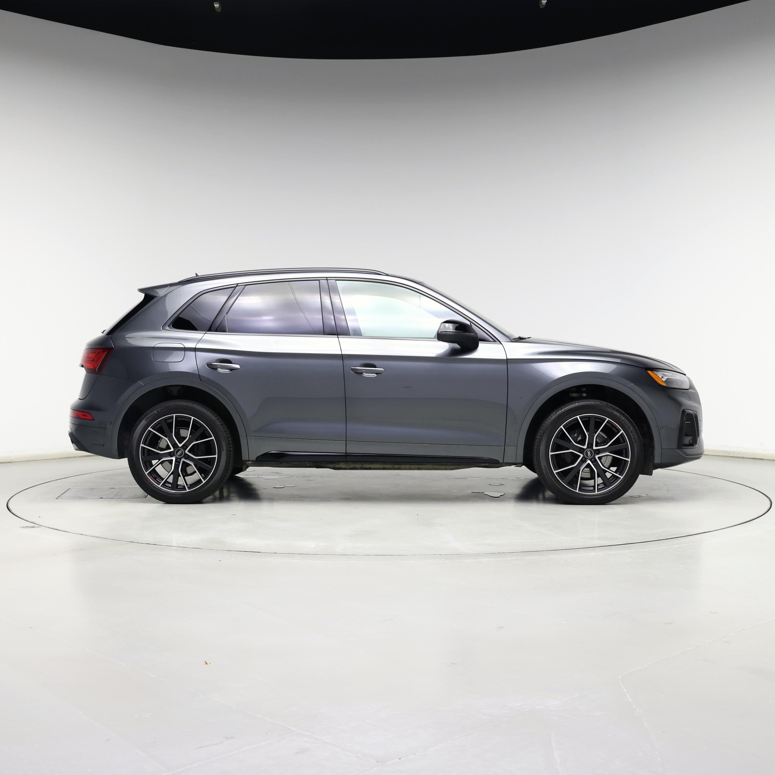 Thumbnail: 2023 Audi SQ5 - 7