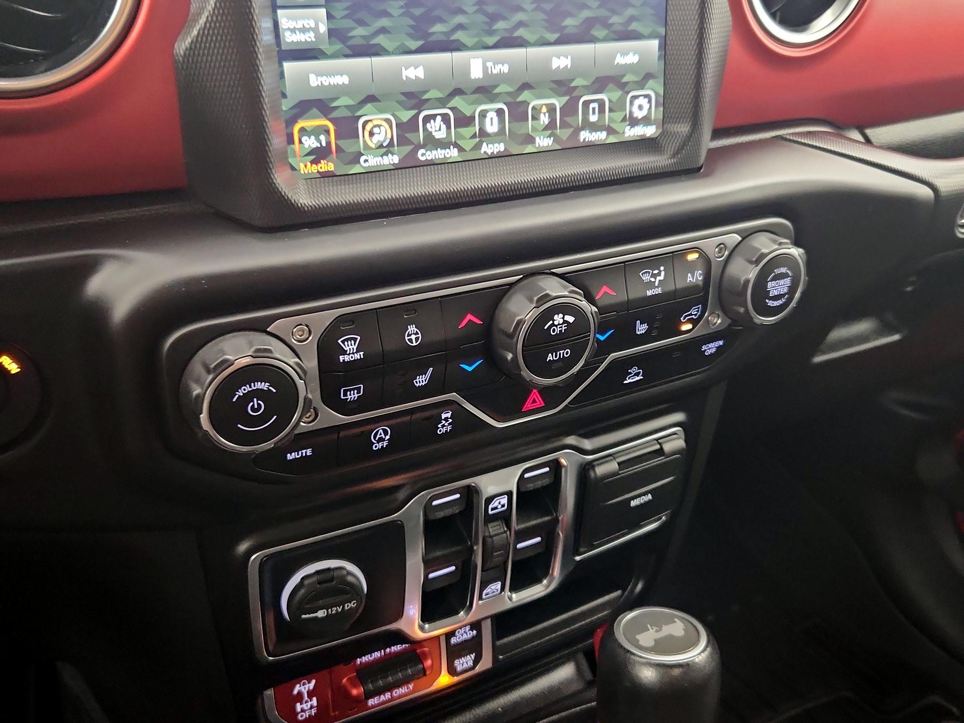 Thumbnail: 2022 Jeep Wrangler - 17