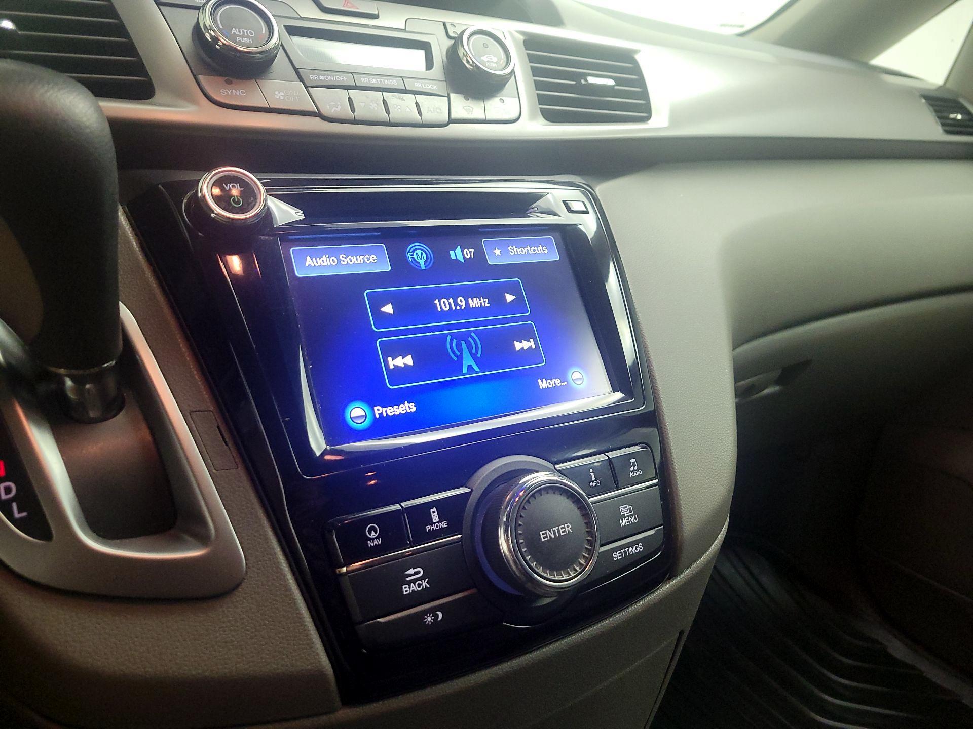 Thumbnail: 2016 Honda Odyssey - 15