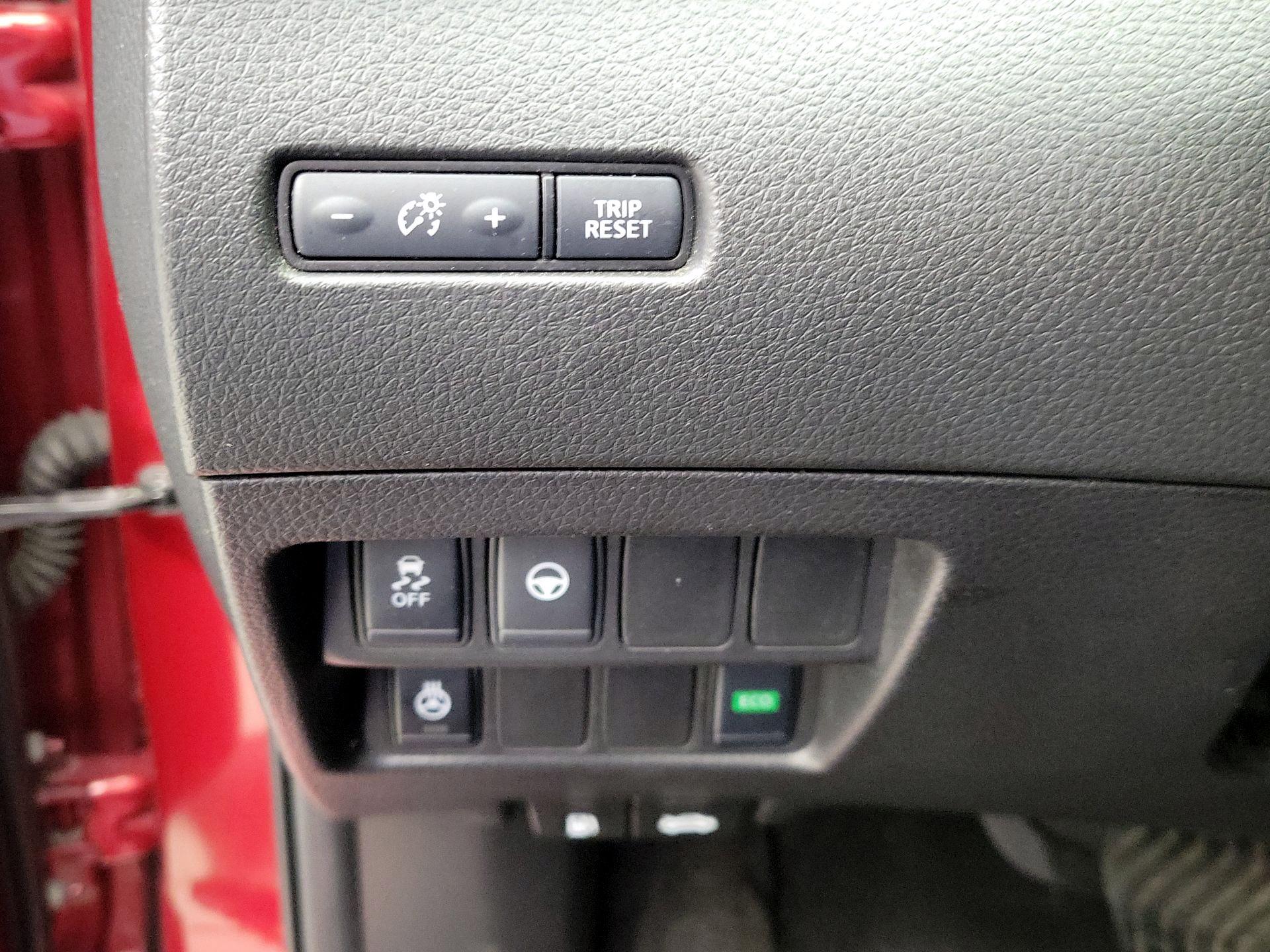 Thumbnail: 2019 Nissan Rogue Sport - 13