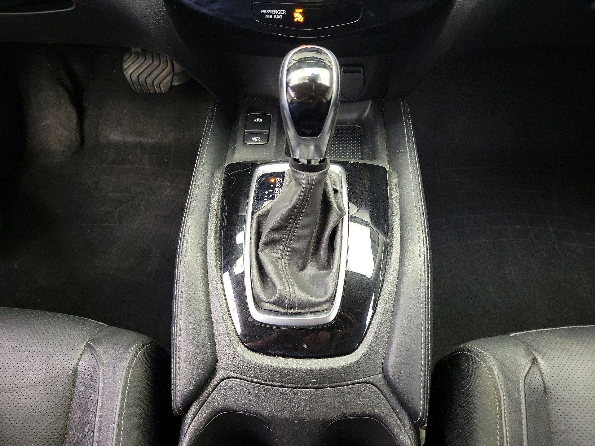 Thumbnail: 2019 Nissan Rogue Sport - 18